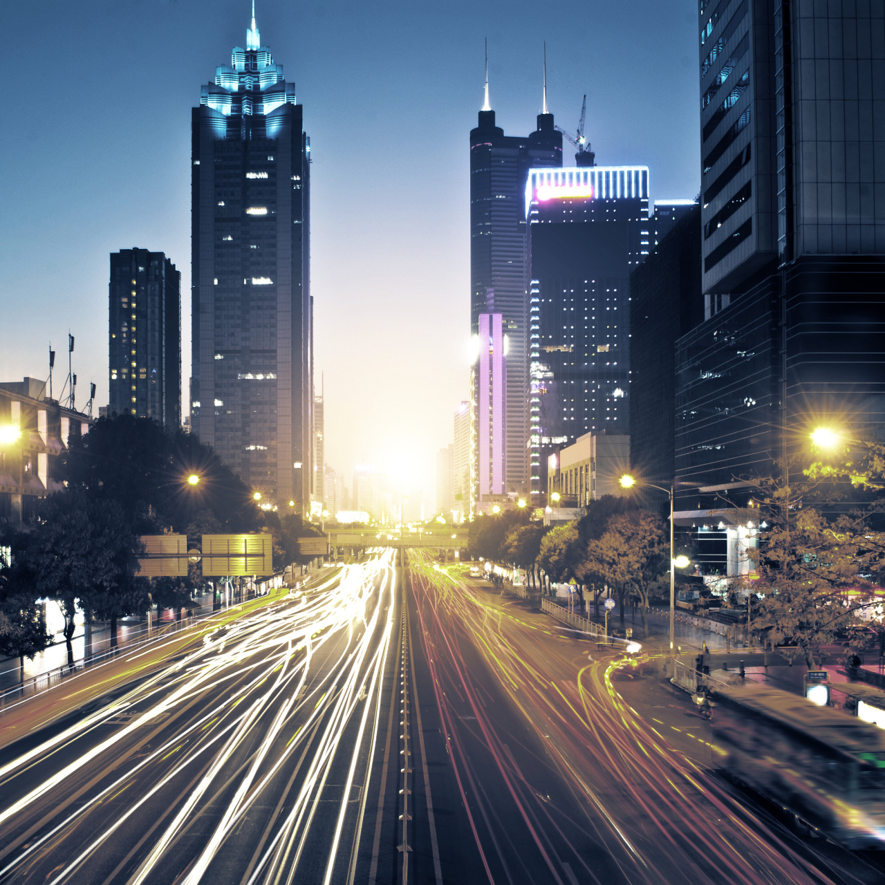 城市夜景车流轨迹摄影技巧.