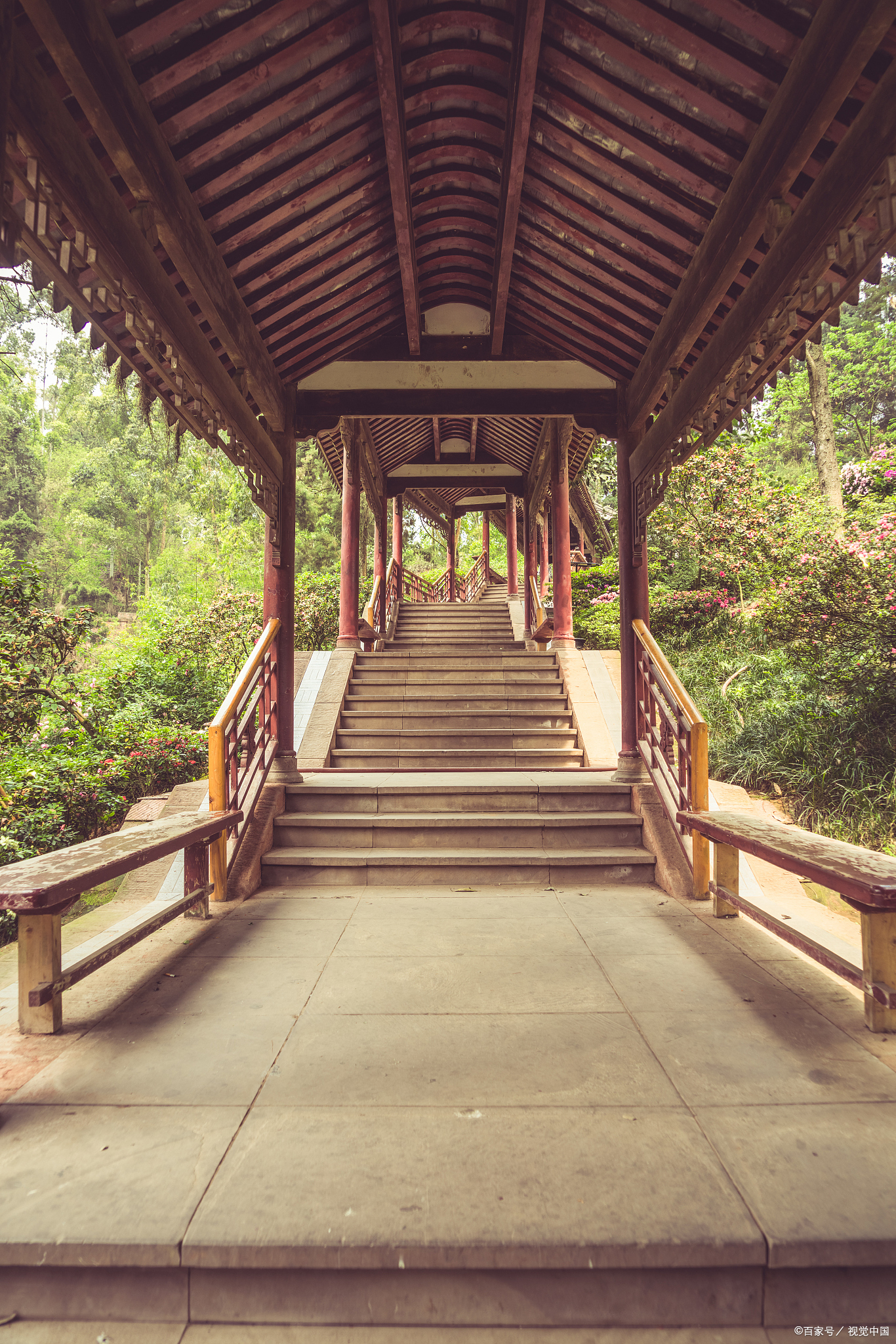 亭廊设备维护处理