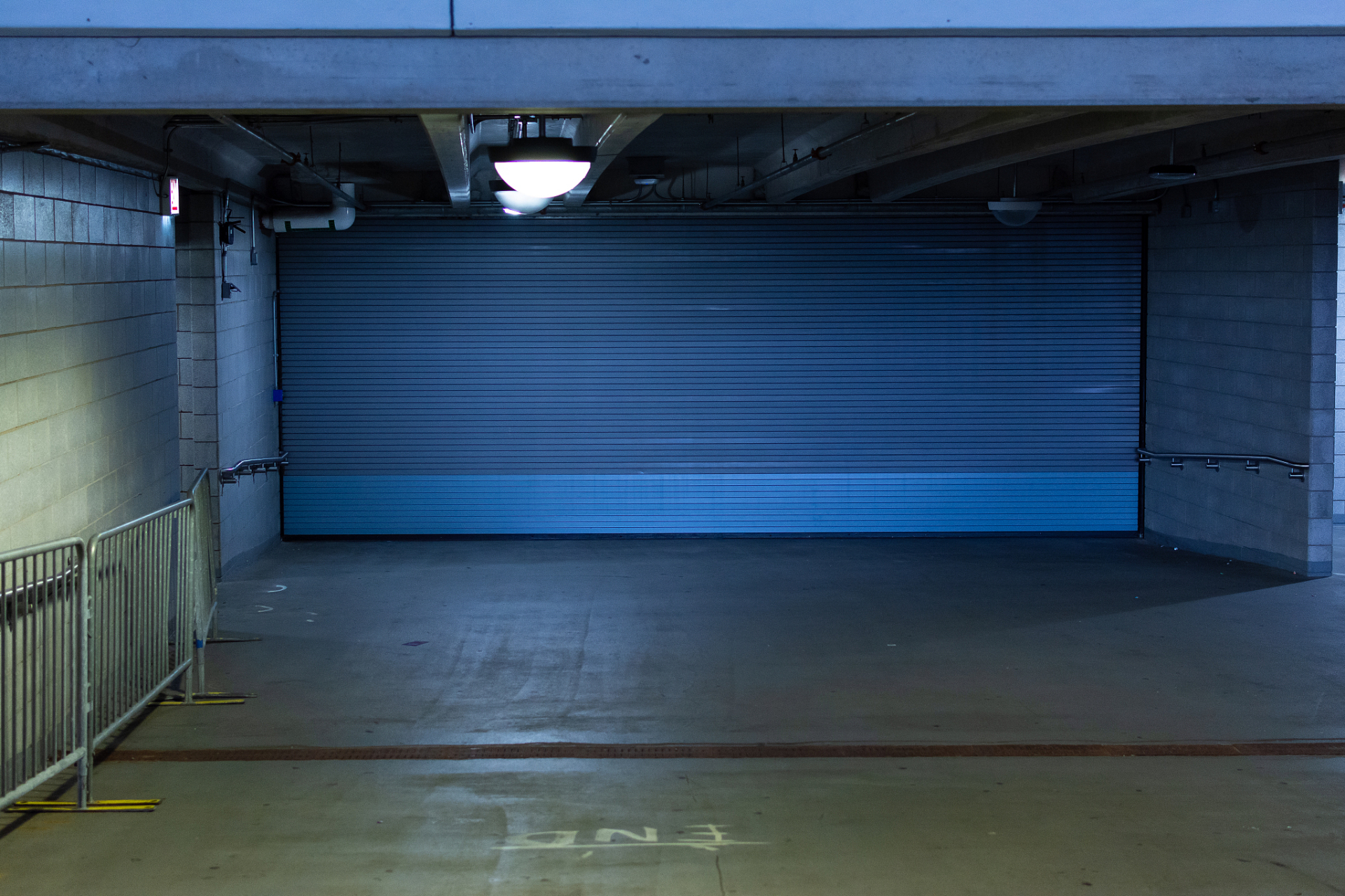 地下车库防火卷帘门,是现代建筑安全体系的重要组成部分.