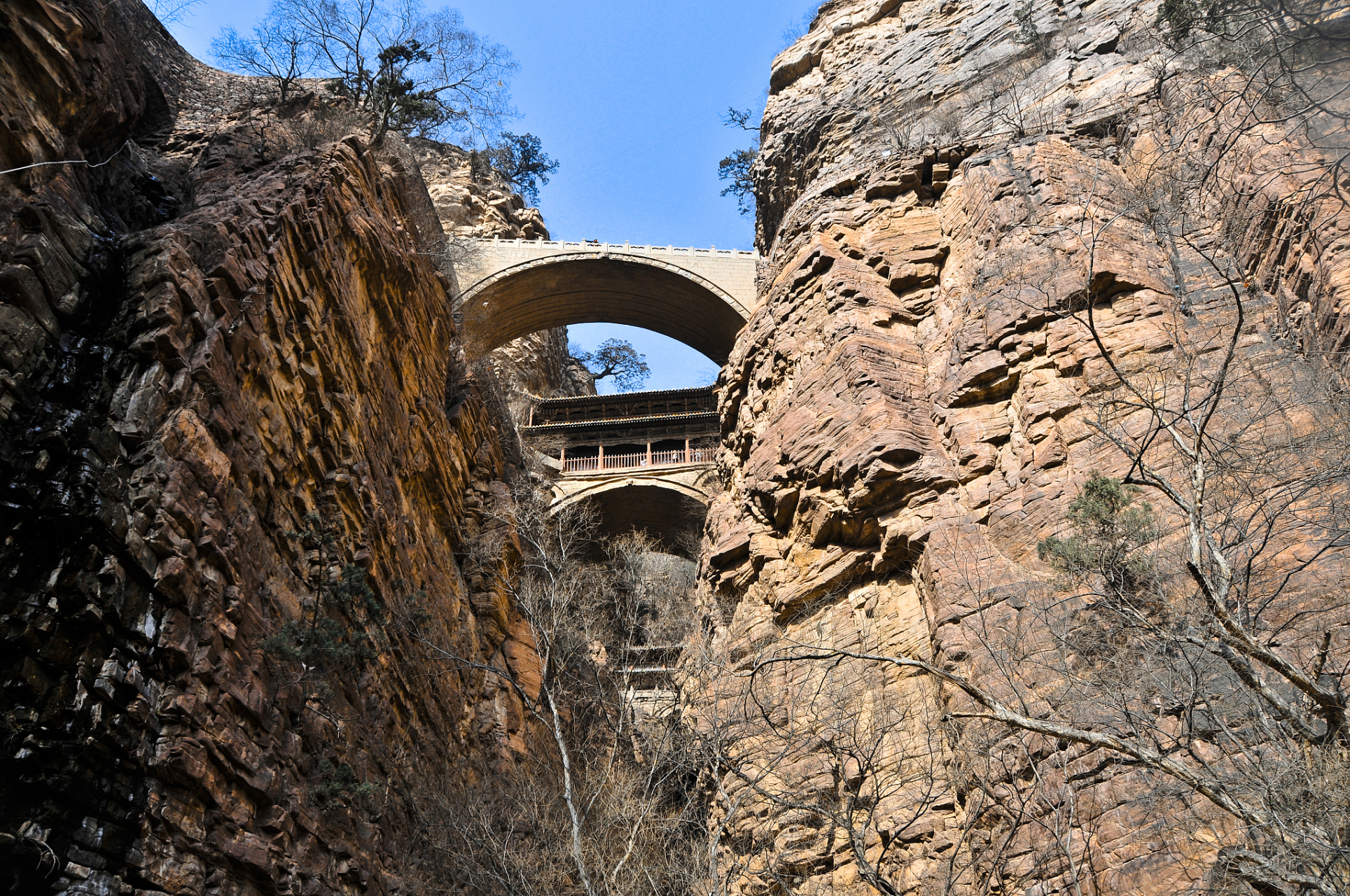 河北苍岩山是华北璀璨明珠,拥有壮美自然风光和丰富历史文化.