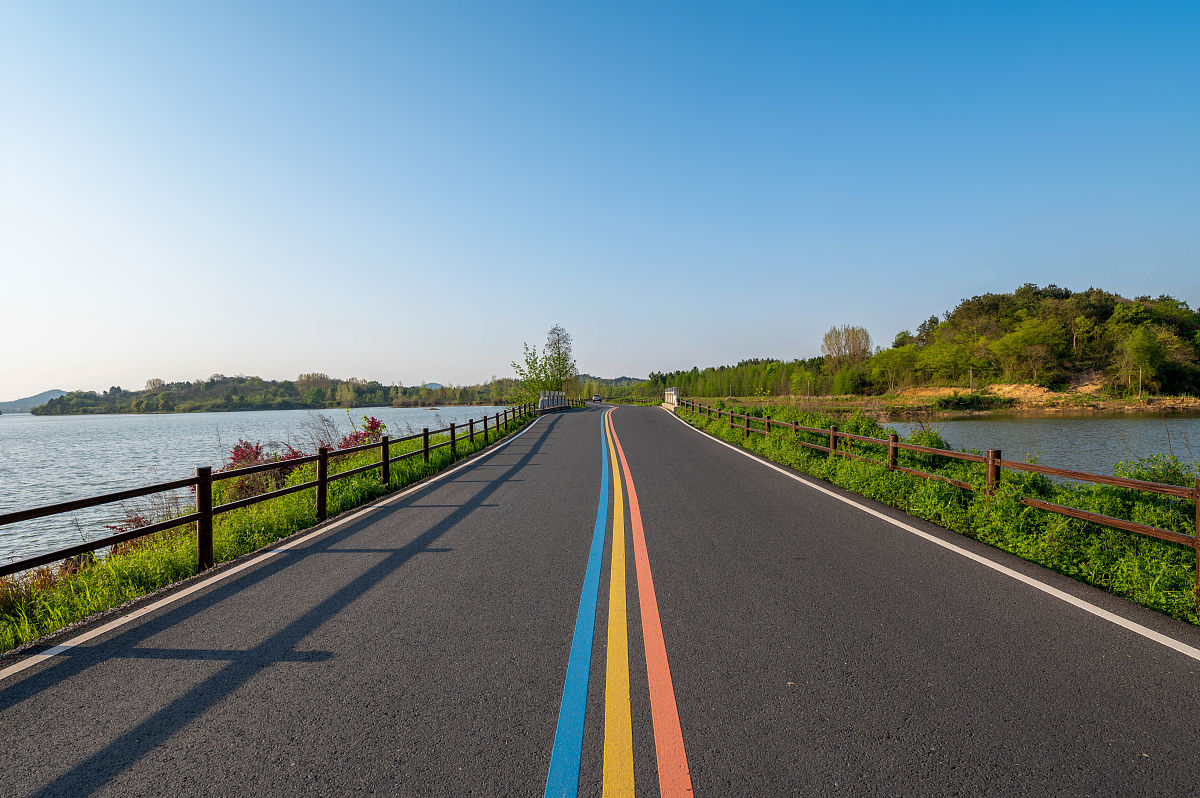 无锡的蠡湖之光骑行,专业车道超舒服!