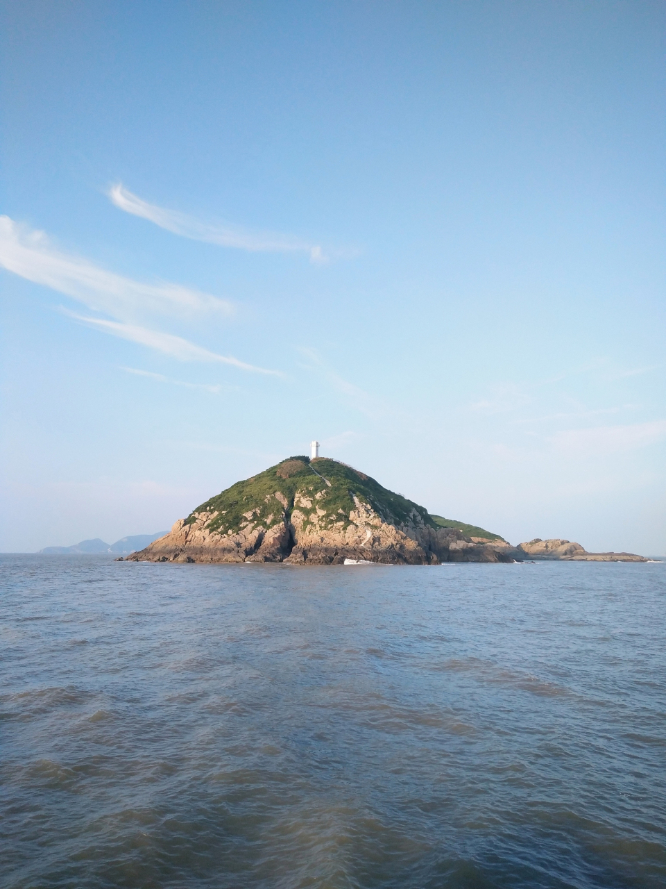 95巢湖姥山岛,是一座位于中国安徽省合肥市巢湖湖心的岛屿.