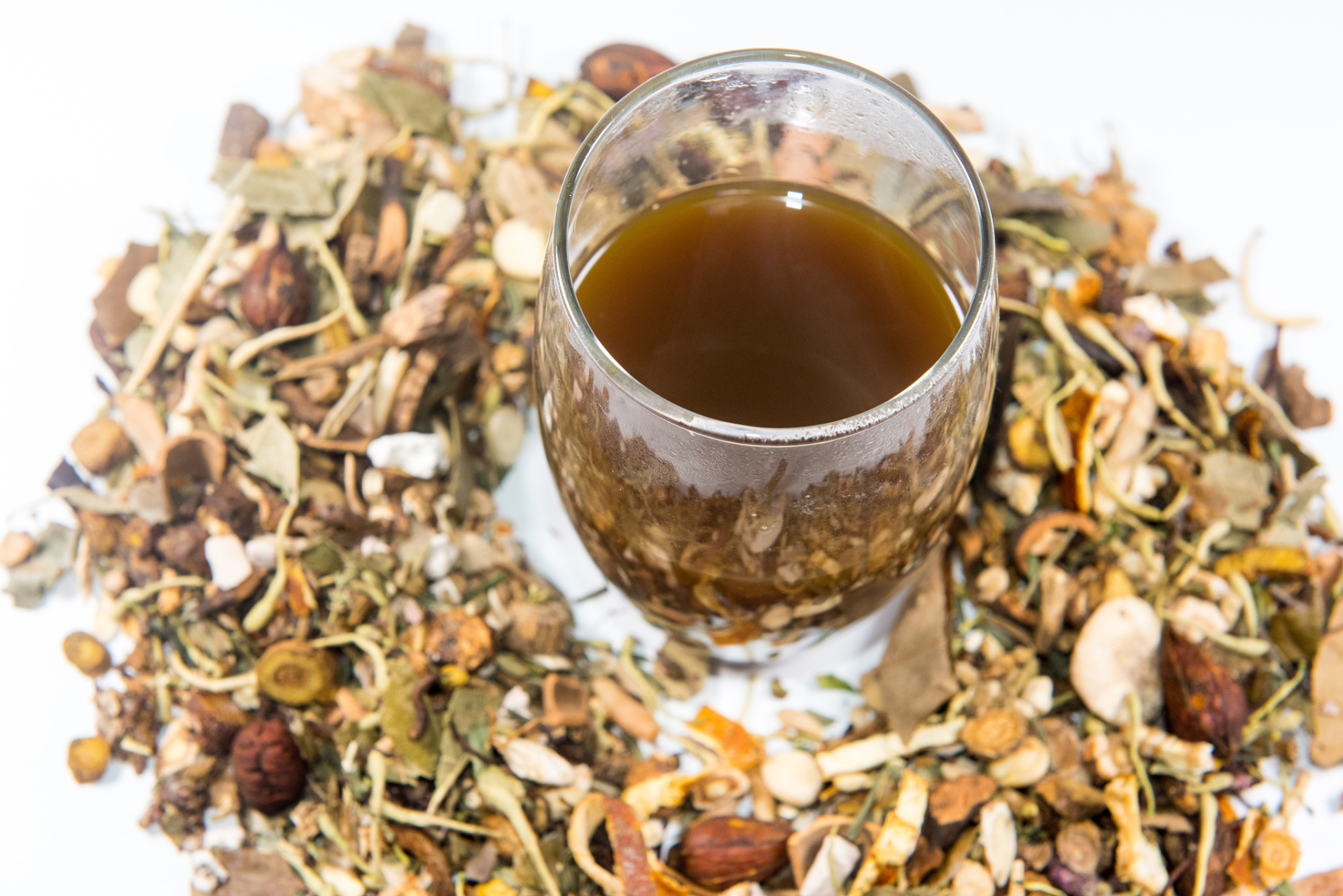 喝完的确能够加快肠蠕动,促进排便,但是这些药物中大多含有蒽醌类化合