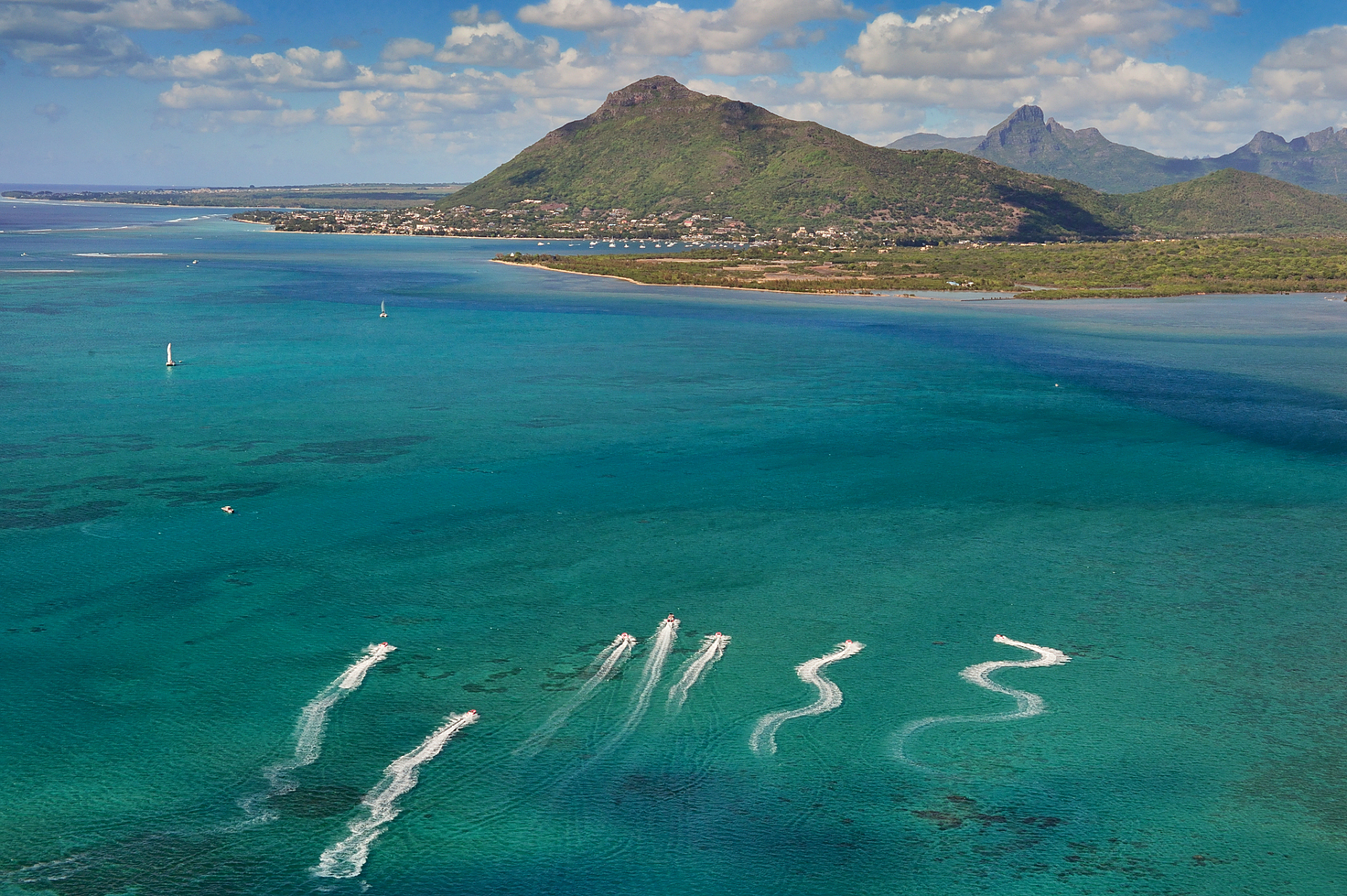 最近有消息称法国要卖凯尔盖朗岛,价格600亿欧元,折合人民币4500亿元