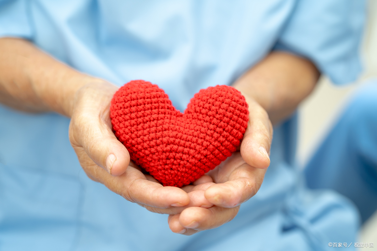 首先,得澄清个误区,心脏瓣膜出涡脑辔帐终掌牧剖跬计交 手捧心