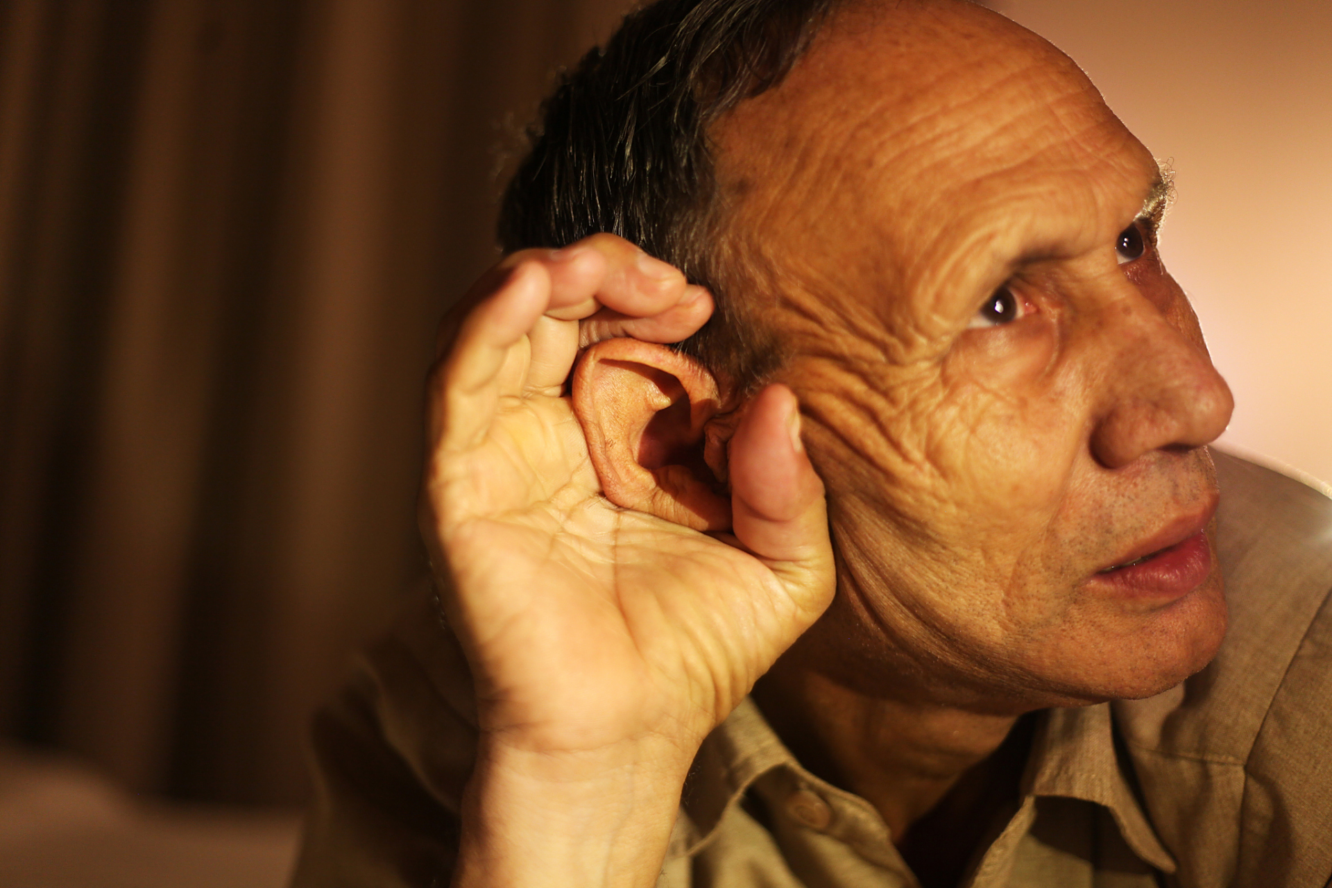 👂  耳聋是一种常见的听力障碍,可能对个人的生活和交流产生重大