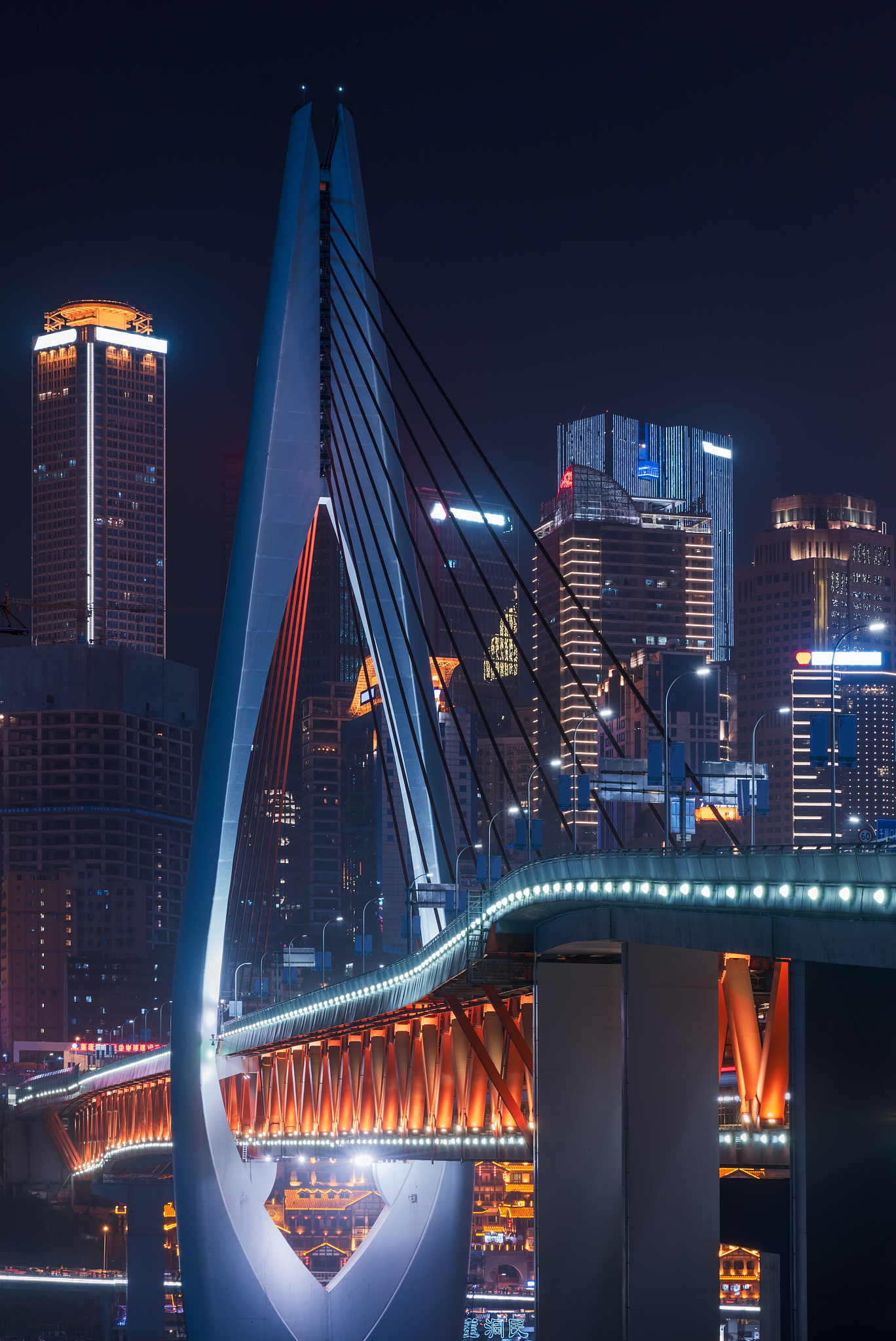 桥都之光,重庆东水门大桥夜景如何震撼心灵?