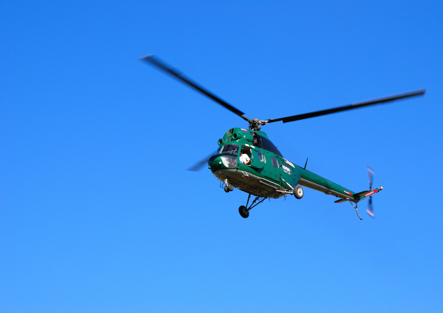 解放军78集团军某陆航旅的直-19武装直升机近期表现出的一种全新战术