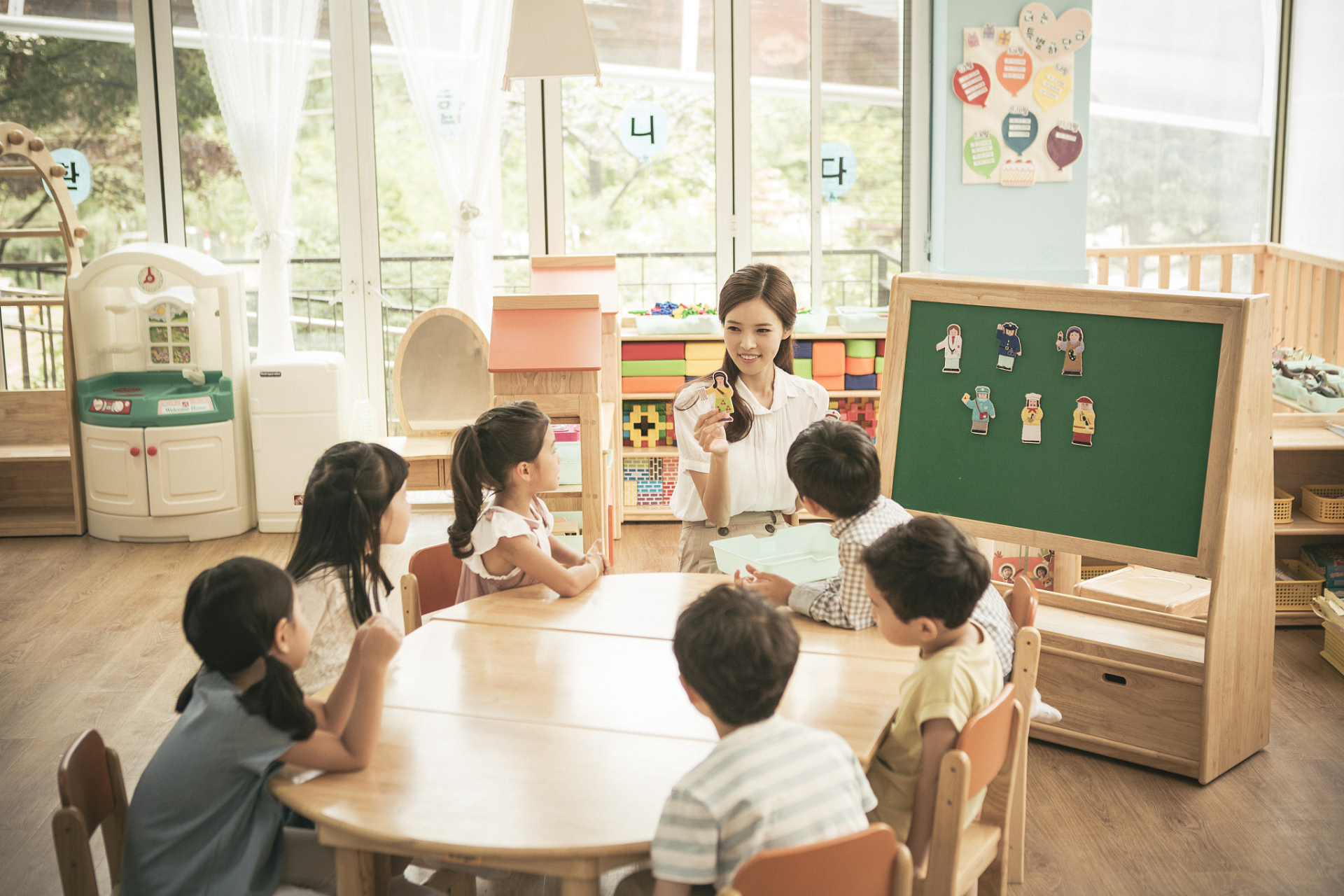 云上教育# #中职专业# #幼师# 上中专学幼师专业有前途吗?