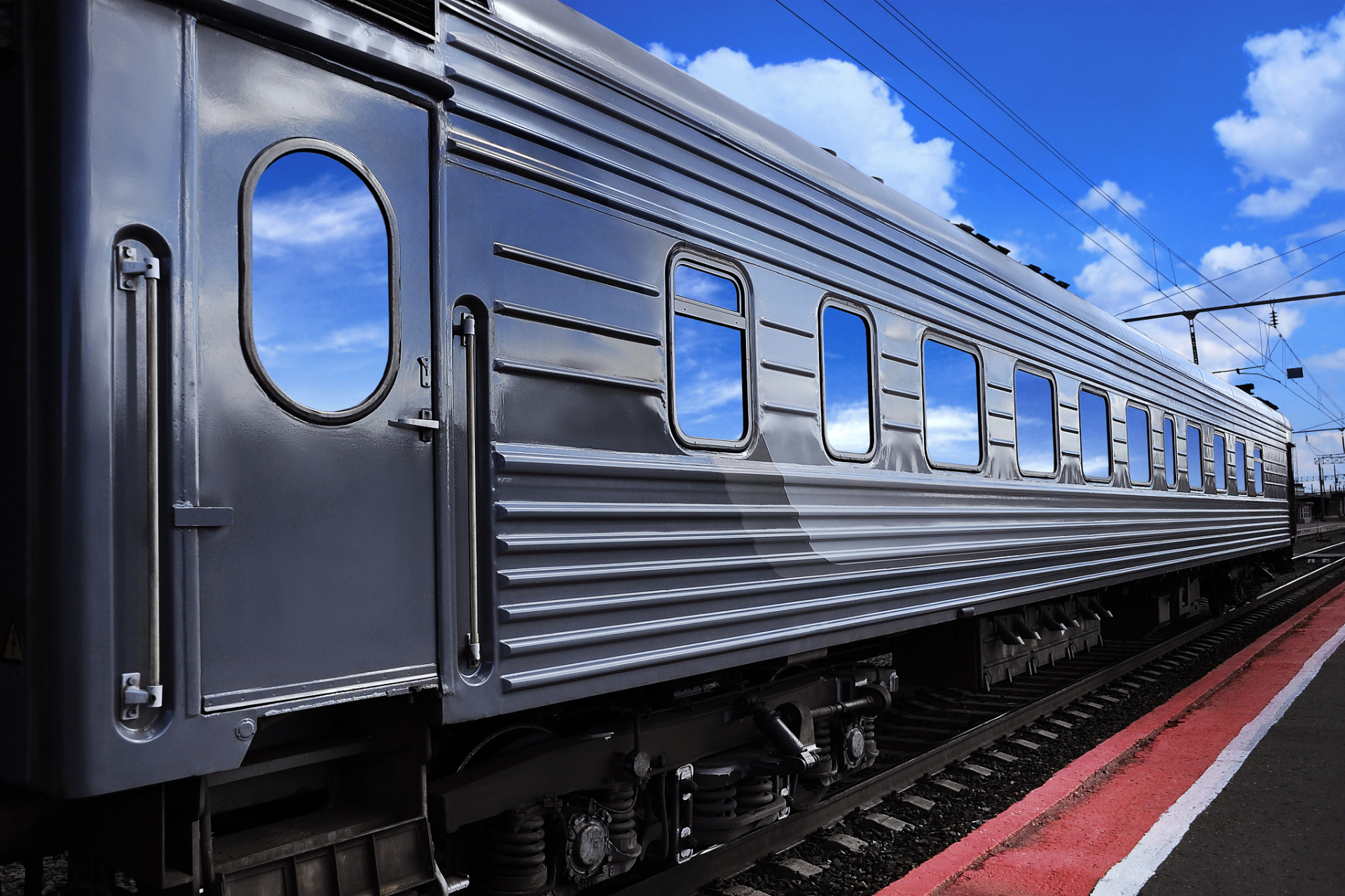 新疆旅游专列火车攻略  新疆旅游专列火车攻略可以参考以下两条路线