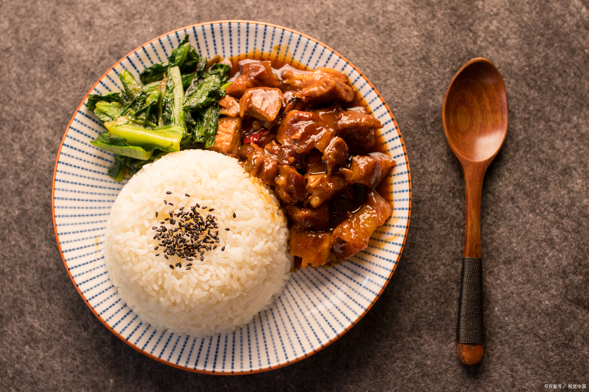 台湾经典美食:台式卤肉饭的详细做法