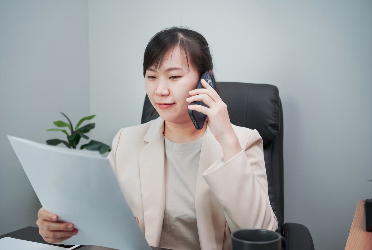 01,你请客,客人说菜多了. 低情商回答:不多不多