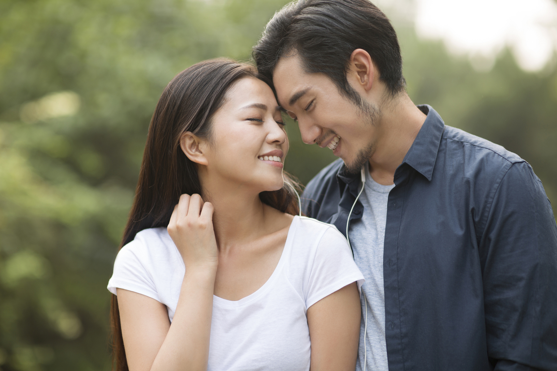 2,勤俭持家,不乱花钱的女人.  3,不拒绝夫妻生活,有时还主动的女人.