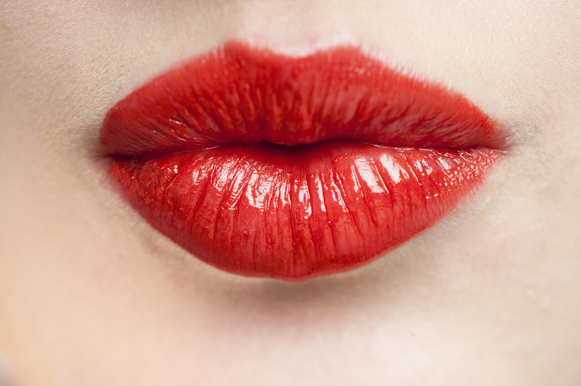 哪些嘴唇颜色要警惕疾病 1,嘴唇苍白 那些嘴唇苍白,没有血色的人,很