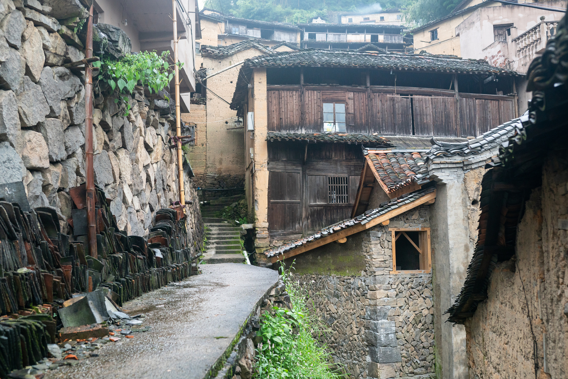 徐岙古村,坐落在温州泰顺县筱村镇,是一颗历史悠久的文化明珠.