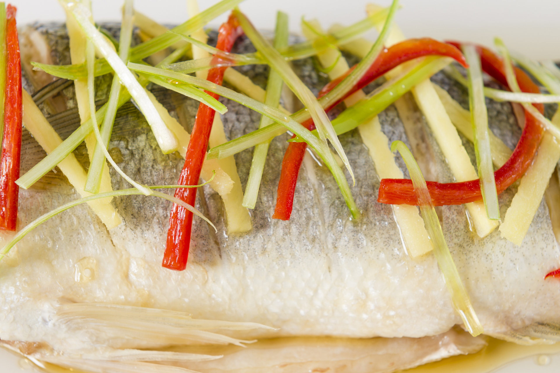 鱼肉的做法  鱼肉作为餐桌上的佳肴,其做法多样且各具特色.