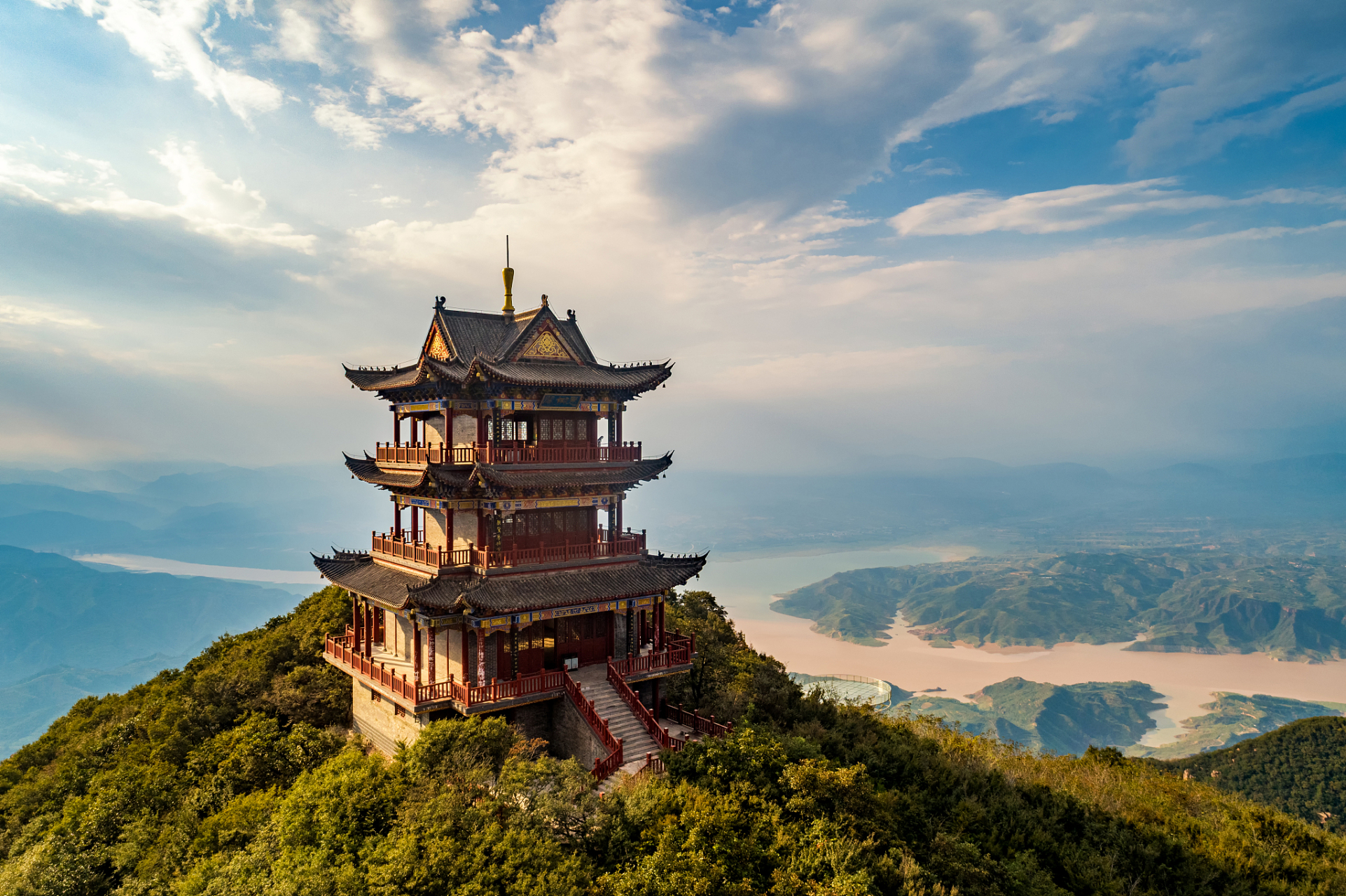 作为杭州版的小京都,望仙阁以其独特的韵味吸引着游客.