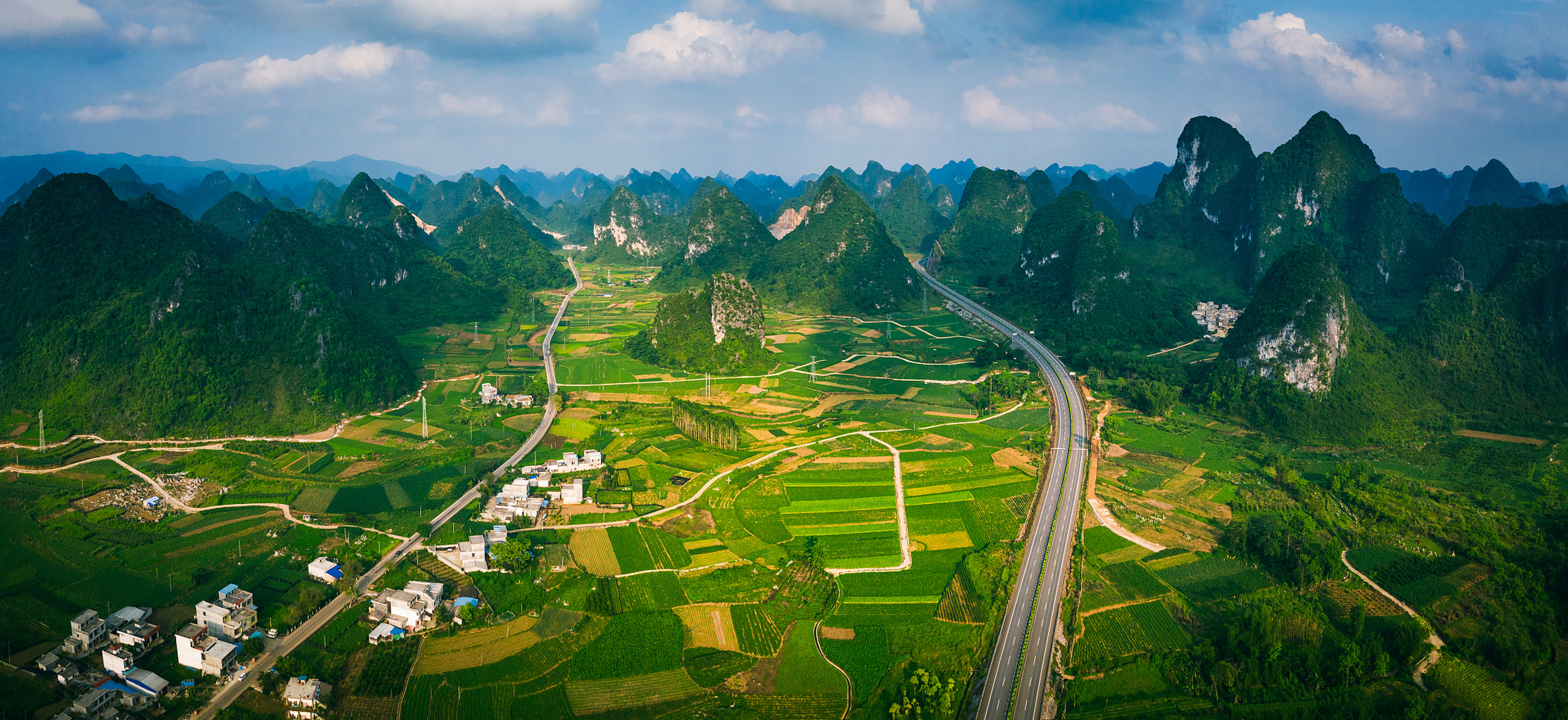 金秋图文动态创作节# 崇左是广西一个低调的边陲小镇,风景如画不输