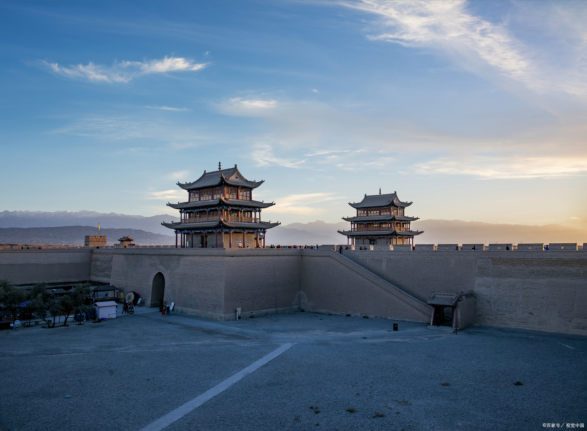 嘉峪关土长城图片