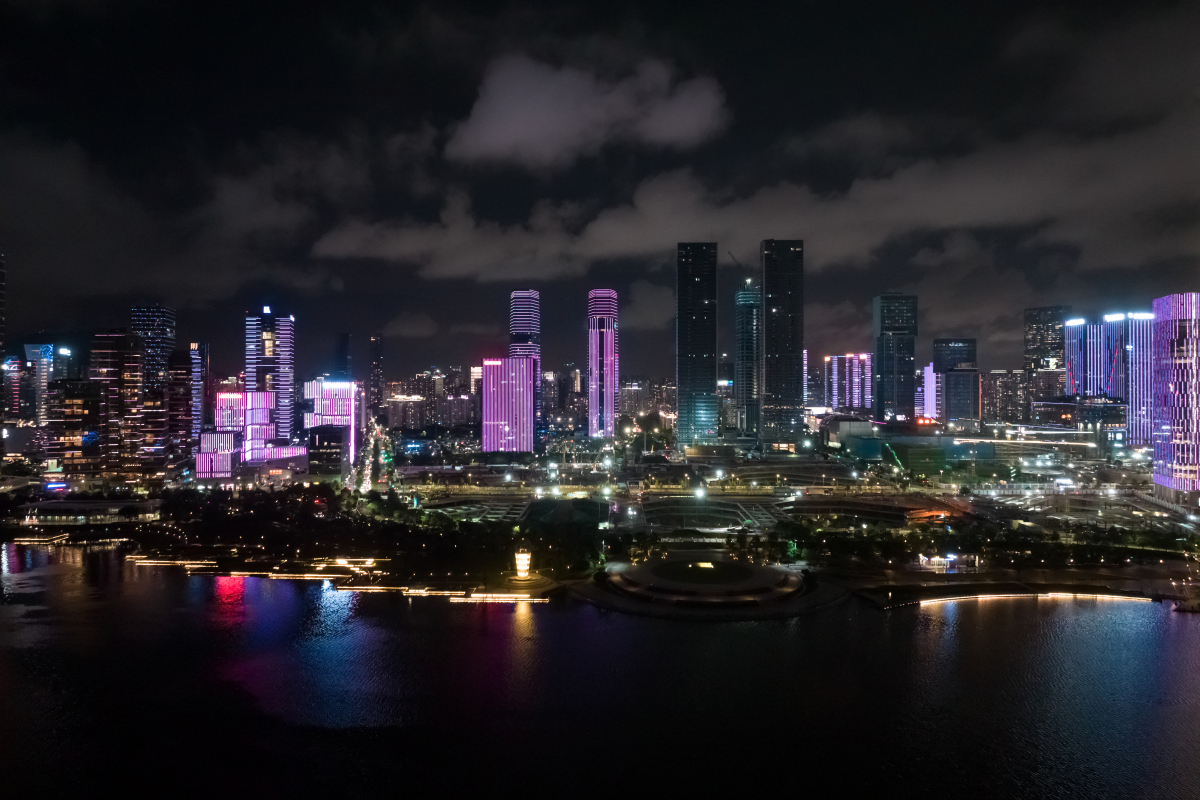 深圳之梦:东部华侨城的奇幻之旅  在深圳这座充满现代气息的城市中,有