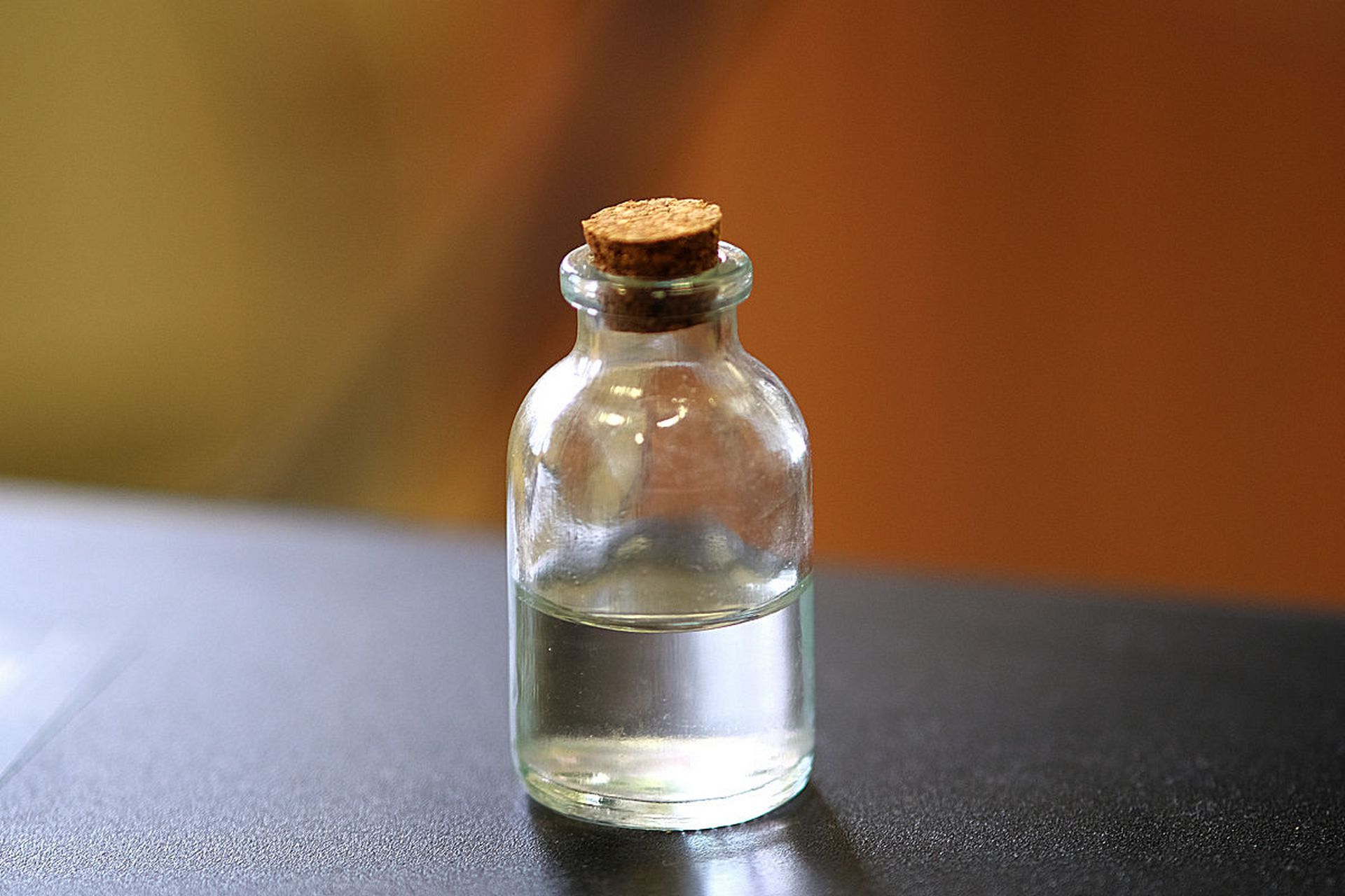 11566白磷(white phosphorus) 白磷是一种白色或略带淡黄色的结晶