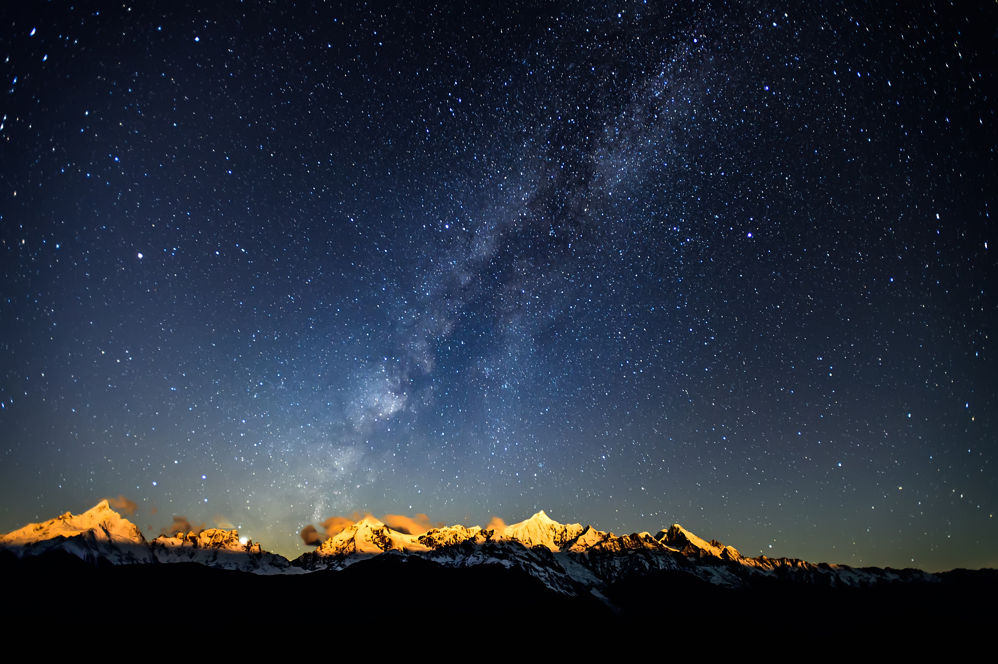 新疆的帕米尔高原的星空为何如此清澈?