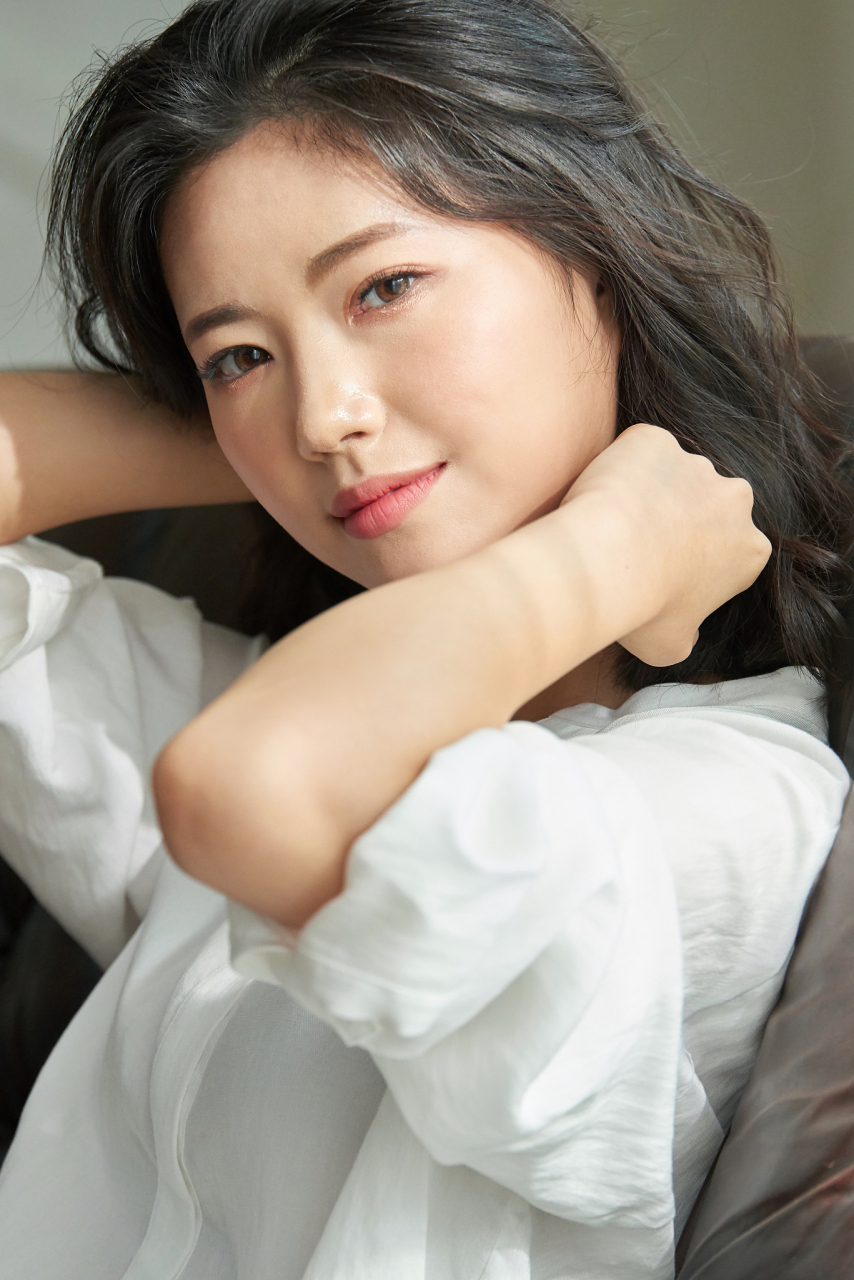 少妇的快乐很简单,挣钱,干饭,这衣服真好看,别人家的爷们更好看.