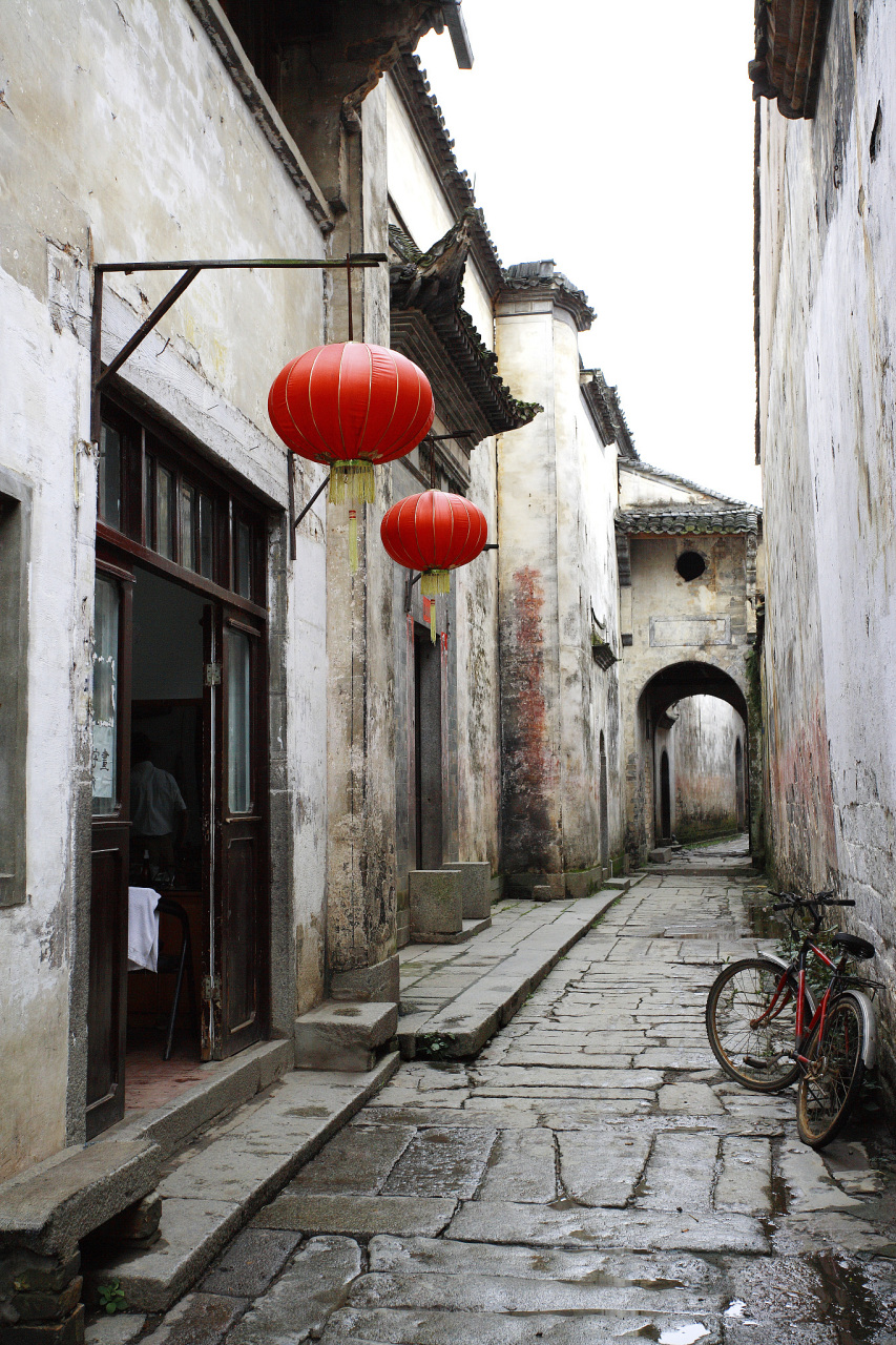 镜头里的春天# 漫步在江油的青石小巷,仿佛踏上了李白的足迹,每一砖