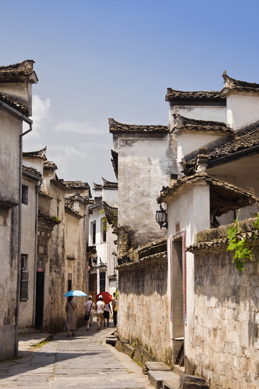 动态连更挑战# 西递,这个位于安徽省黄山市黟县的古村落,以其悠久的