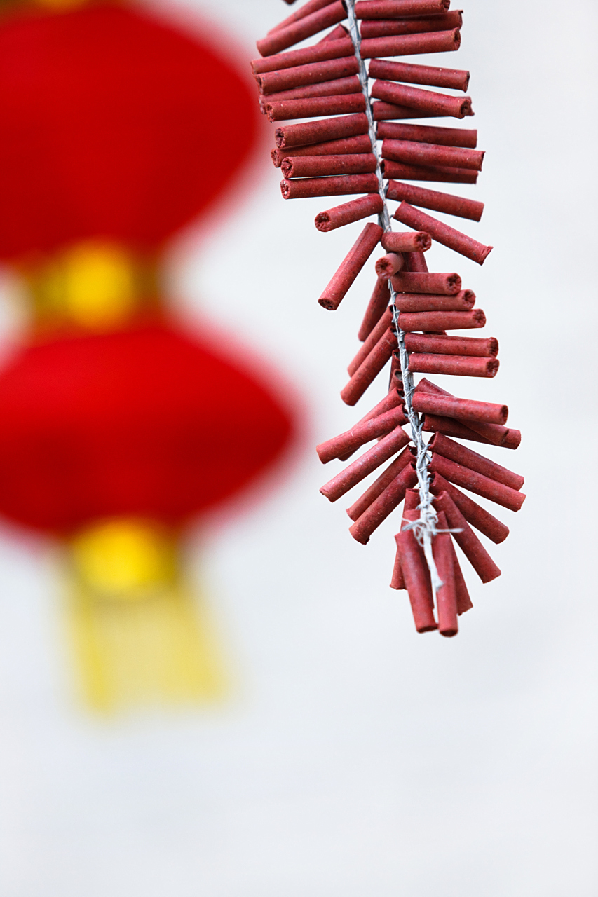 生了大闺女,公公高兴,回村放了一万响鞭炮,村上人以为我生了儿子.