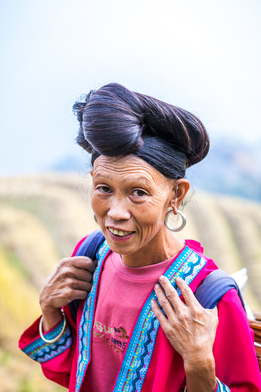 1,独龙族是中国人口最少的少数民族之一,也是唯一的聚居在怒江州股浇