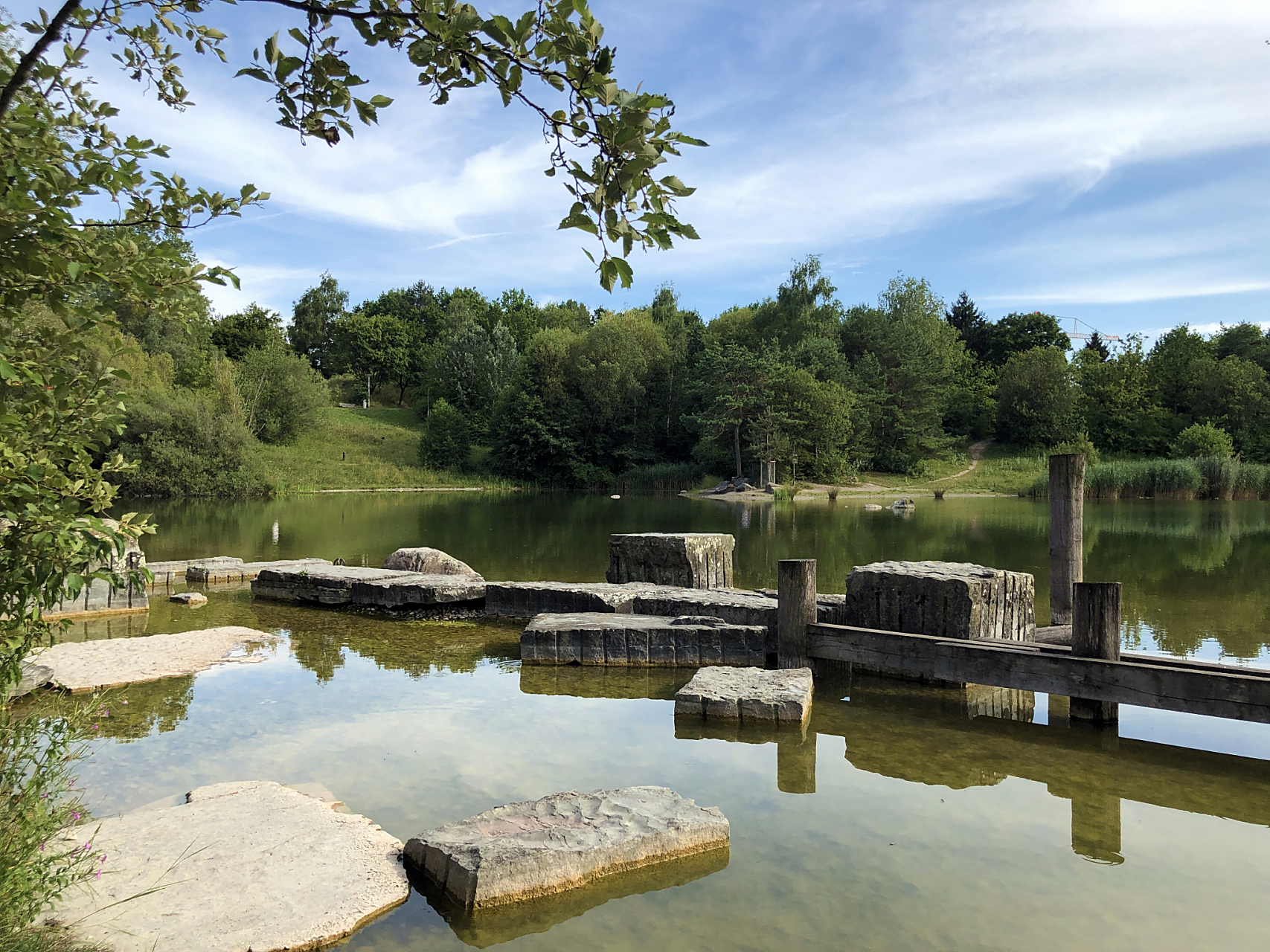 临江公园位于上海宝山区,因其濒临长江而得名,如今已成为该地区的标志