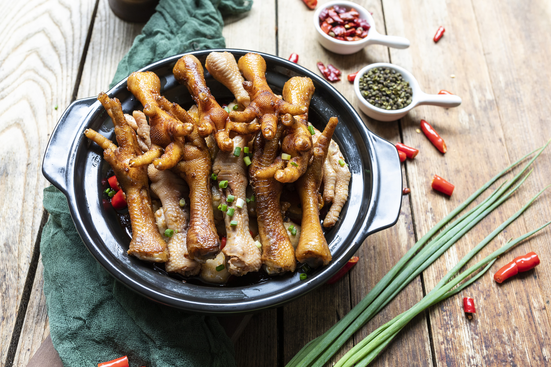 耙鸡脚可是我的最爱之一!