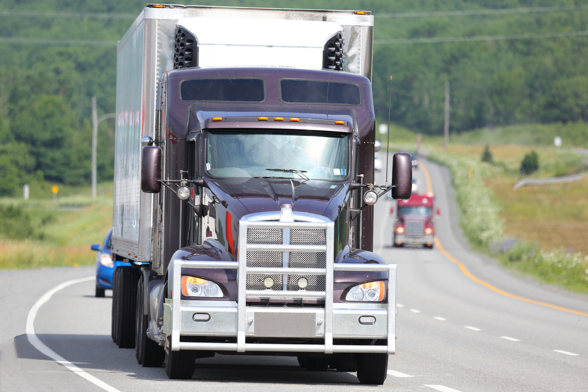 记忆交通运输英文单词[心] train	n.	火车	 truck	n. (us)	大卡车