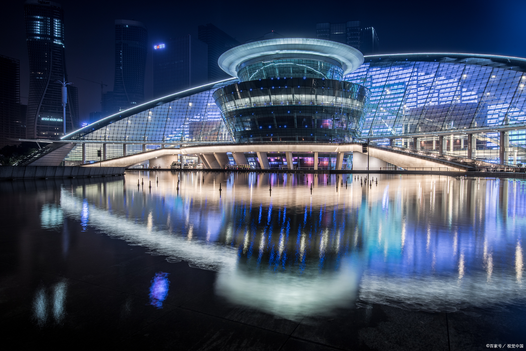 杭州大剧院也是一处不能错过的文化胜地