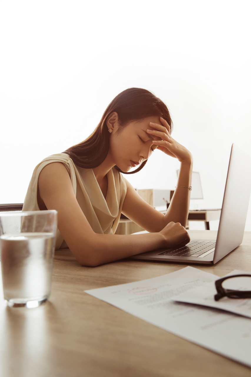 1,精力被耗尽 工作日仿佛是被紧绷的弦,不停的忙碌,但一到周末就