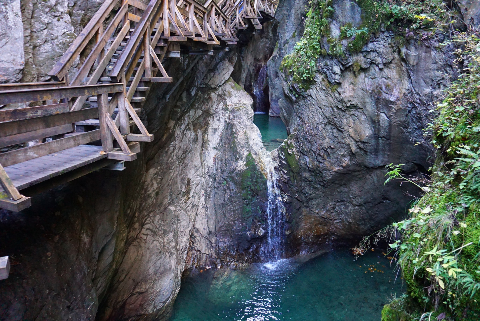 龙瀑仙洞景区可谓是三重景观魅力的集合.