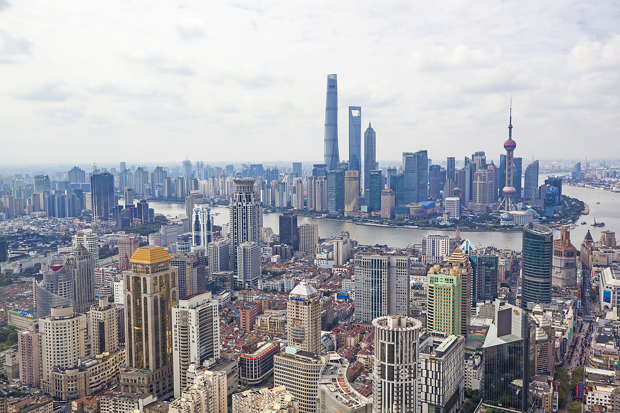 随着城市化进程的加速,上海的高楼大厦如雨后春笋般拔地而起,但这