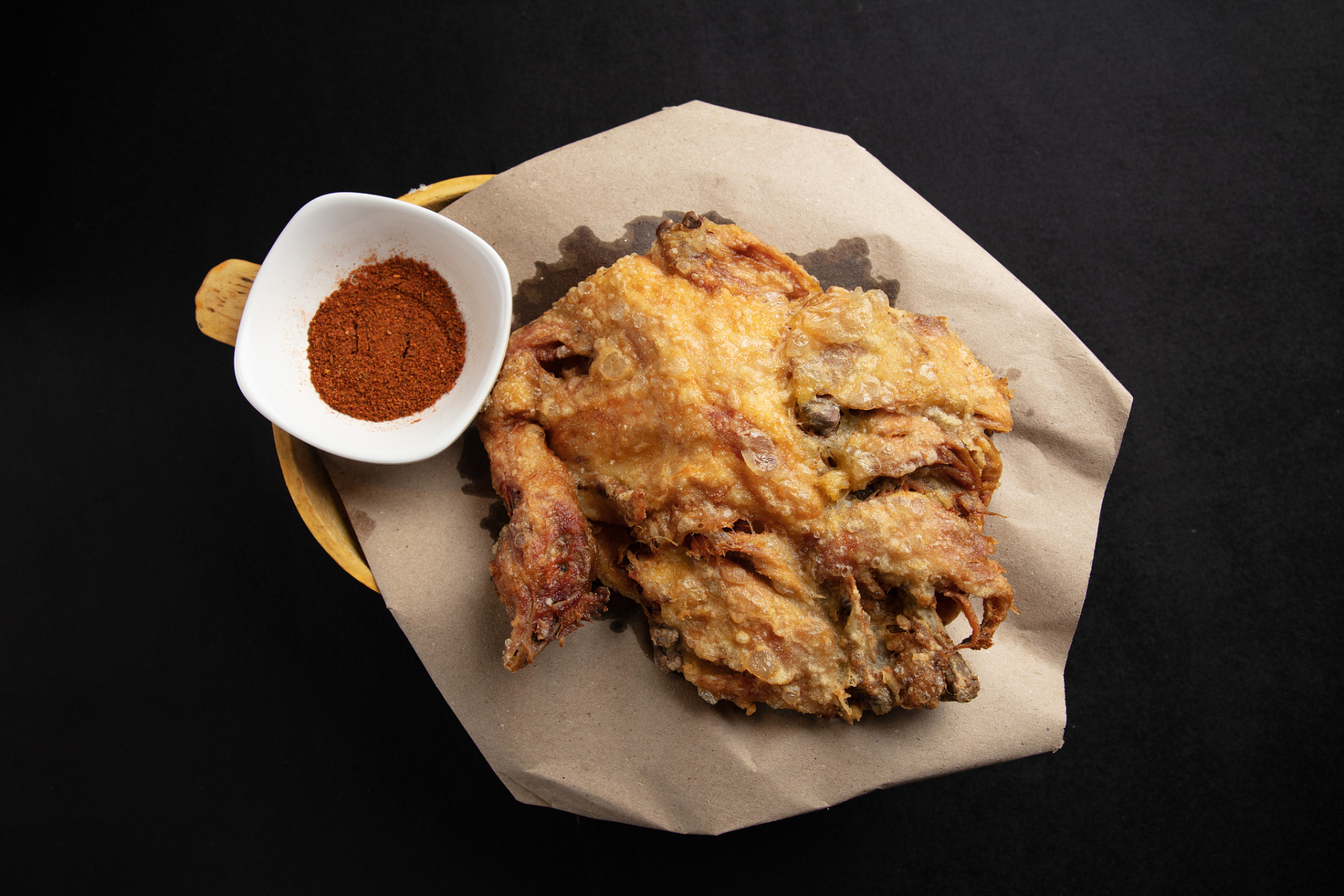 2,葫芦鸡  葫芦鸡是陕西西安市汉族传统名菜,始于唐代,被称为"长安第