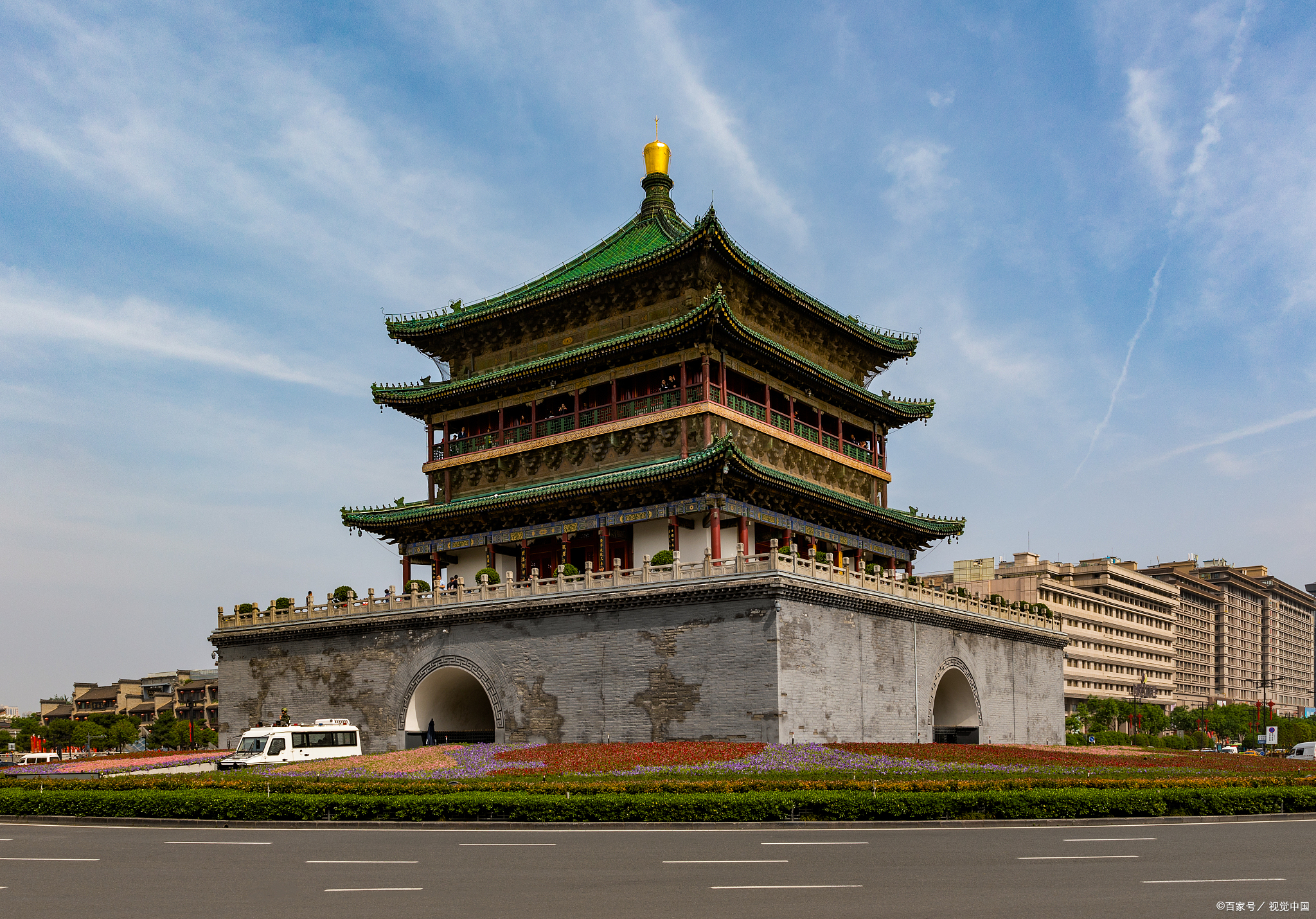 而其中最具特色之一便是位于市中心的钟楼鼓楼夜市.