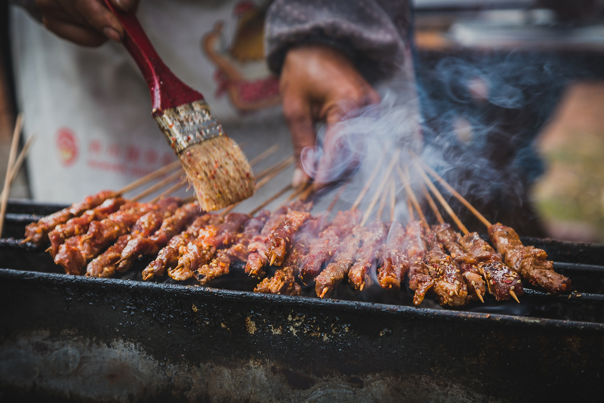 锦州烧烤是辽宁省锦州市的特色美食之一,也是当地的一张美食名片.