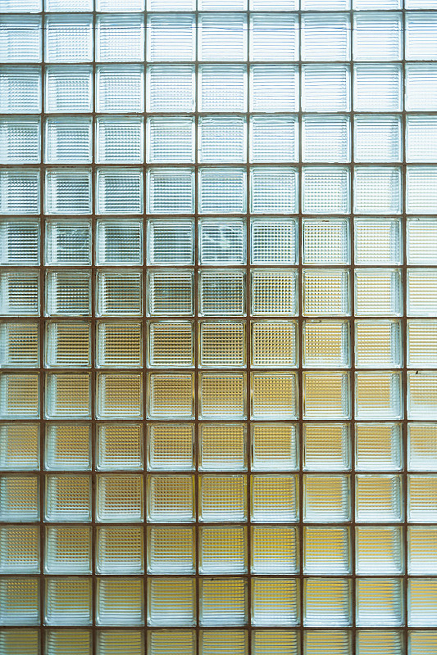 玻璃砖在增加空间美感,营造氛围方面效果显著,随着人们对美的追求提升