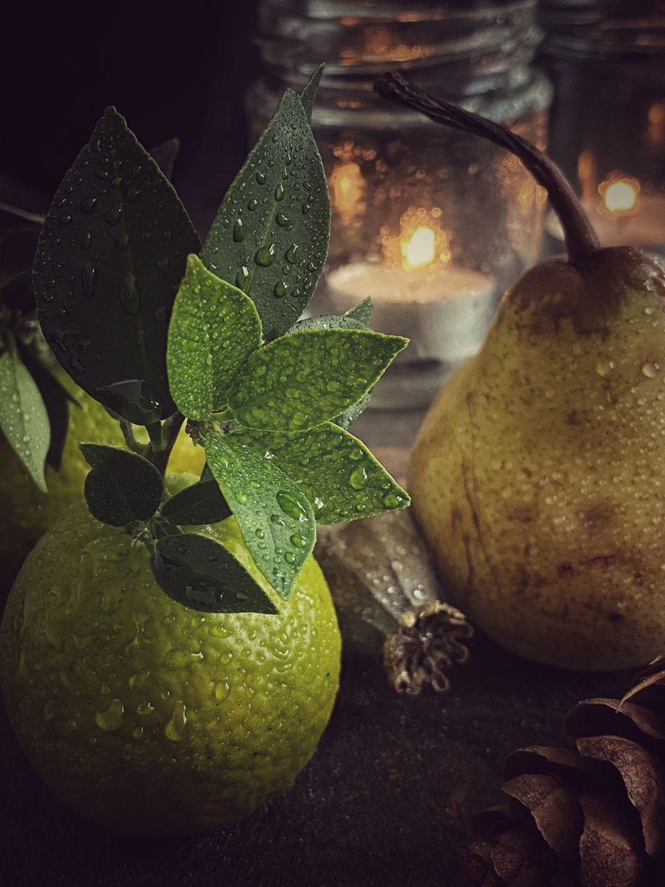 静物摄影是一种专注于拍摄静止物体或静态场景的摄影形式.