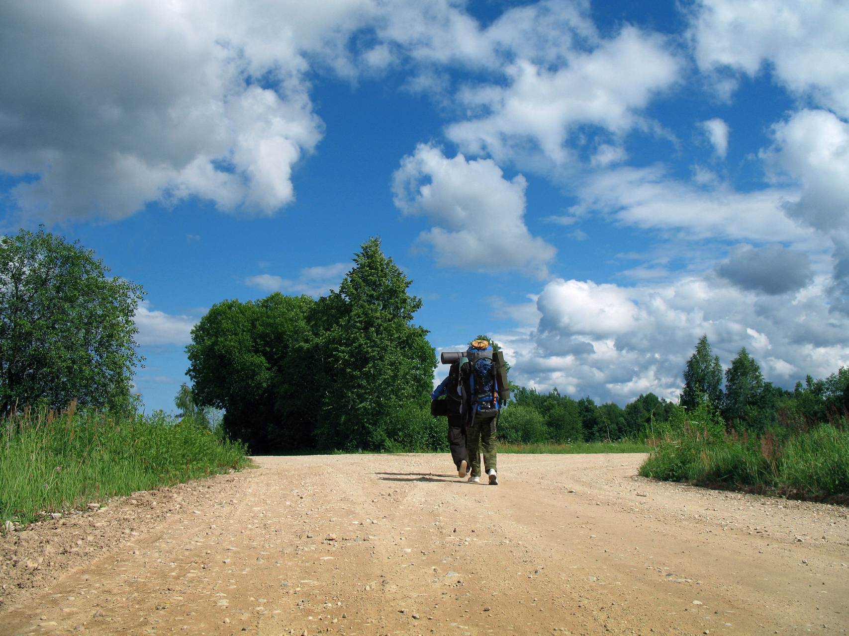 人的毕生都在赶路#  人的一生中,确实有许多时候感觉自己一直在赶 ..