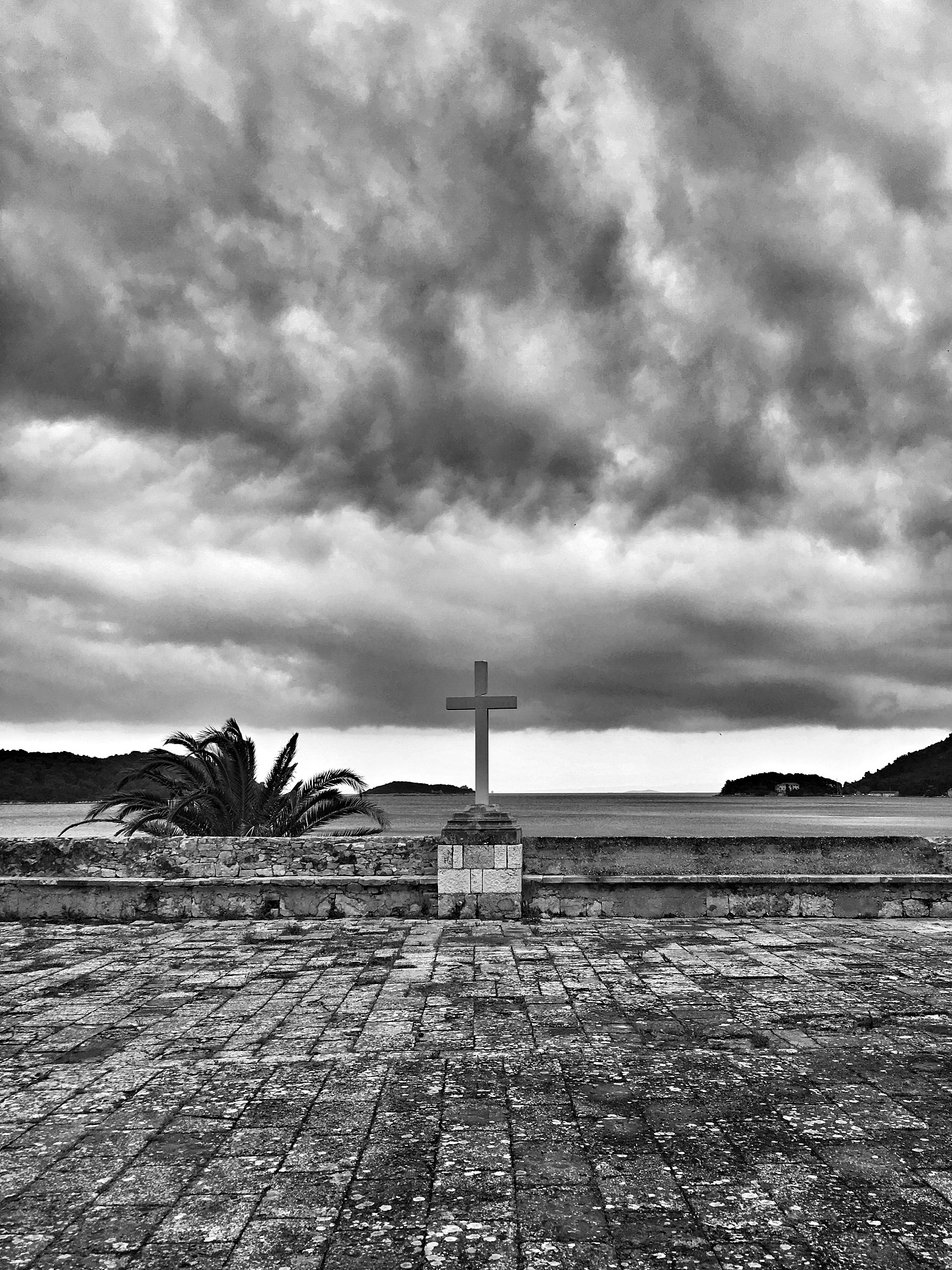 "通往地狱的道路是最好走的."(维吉尔)