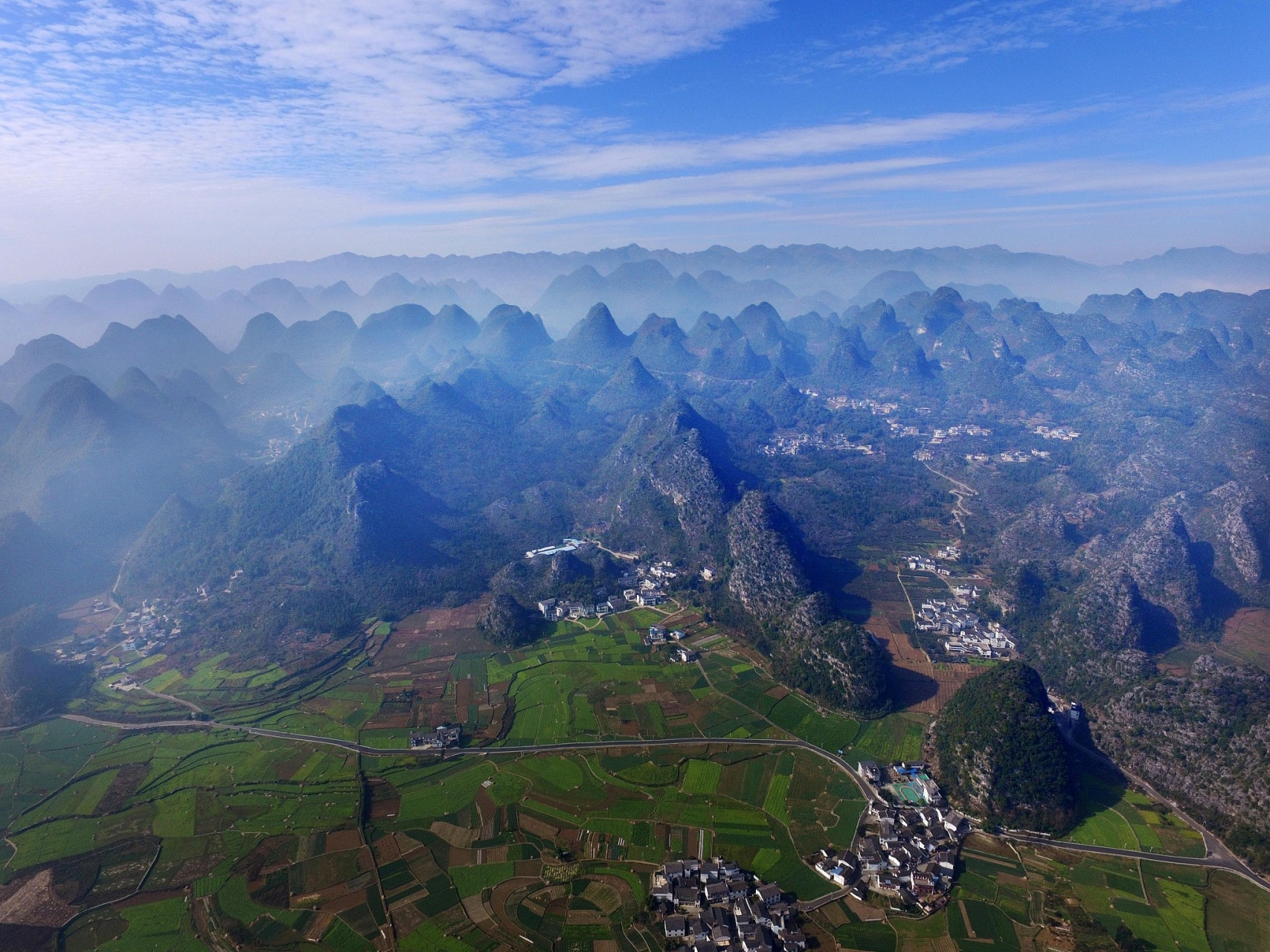 瑶山位于中国湖南省南部,是中国南方的一个山脉,拥有丰富的自然资源和