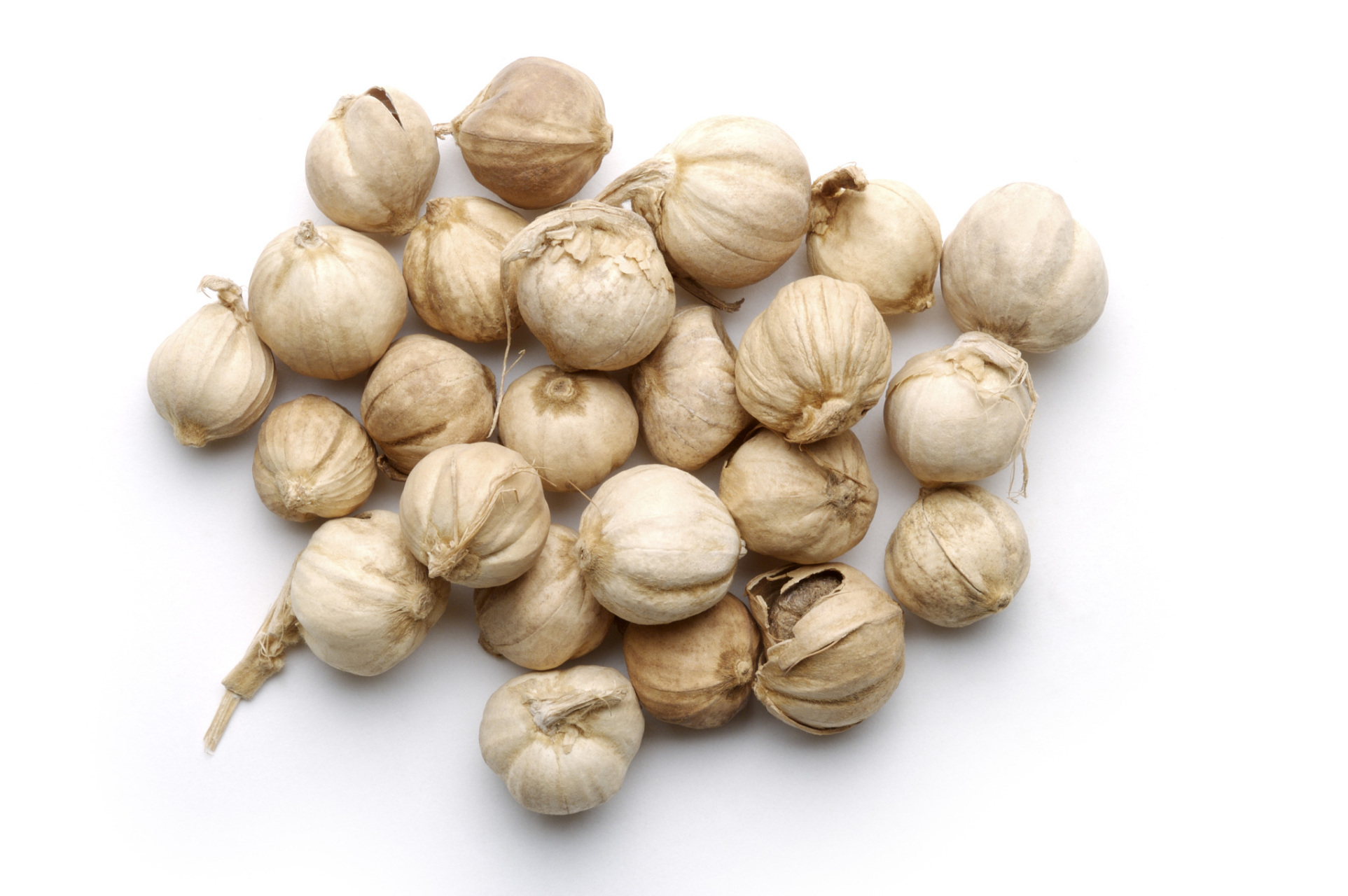 白蔻有去腥的效果,同时还能给肉増香,有一股比较独特的香气.