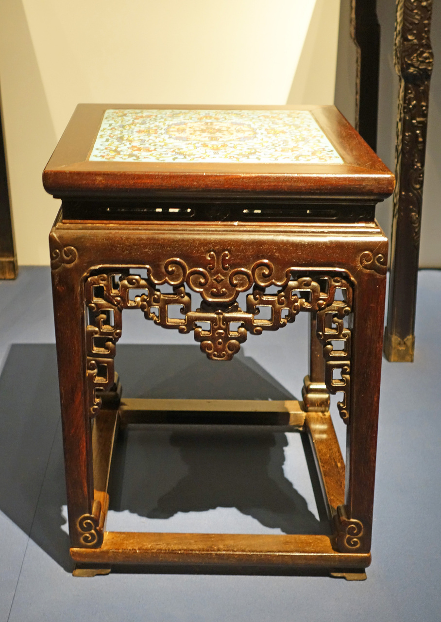 宋代家具的设计理念和制作工艺代表了当时社会的审美取向和精神追求.