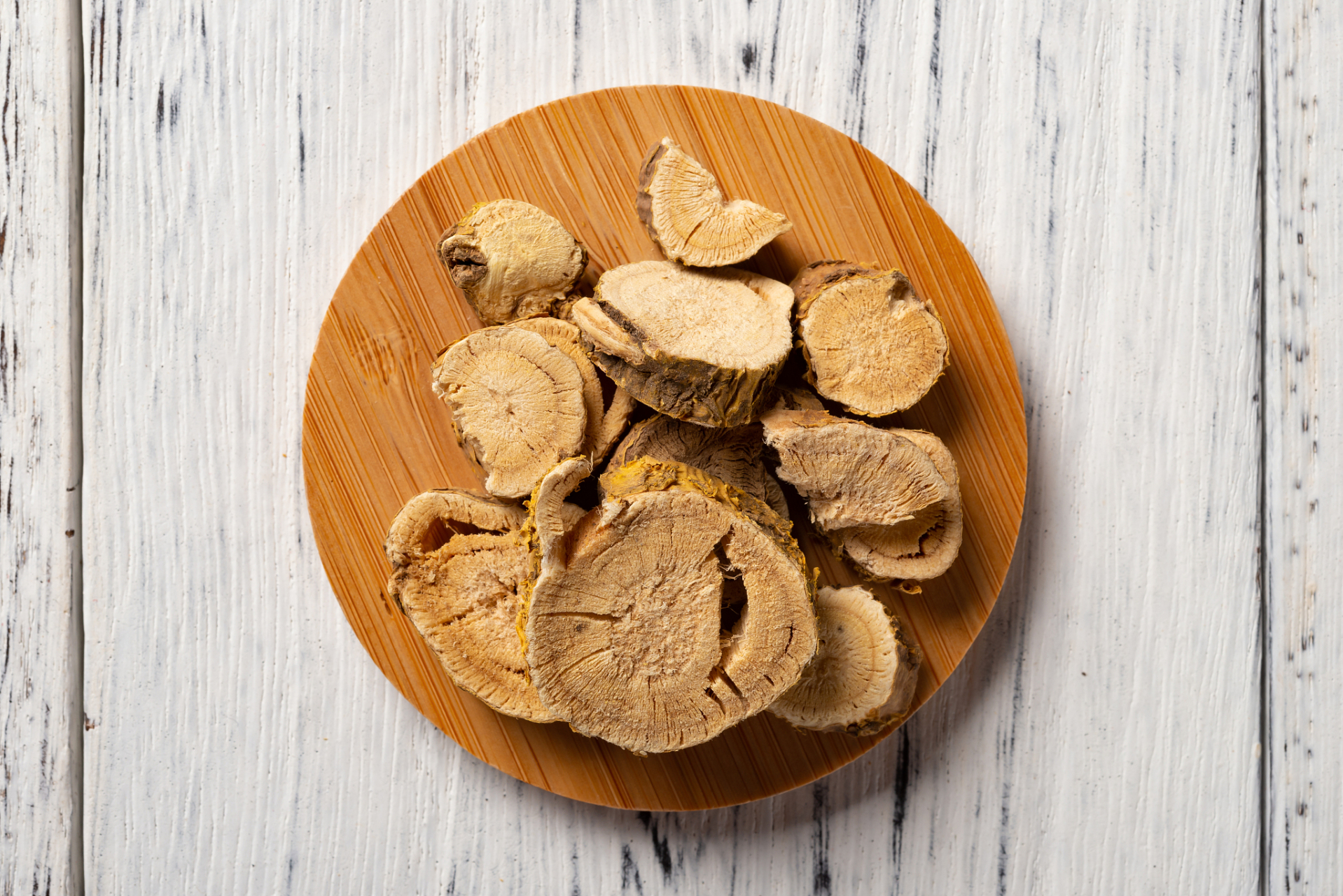 对于头皮型的银屑病呢,皮疹的症状,它主要是集中在