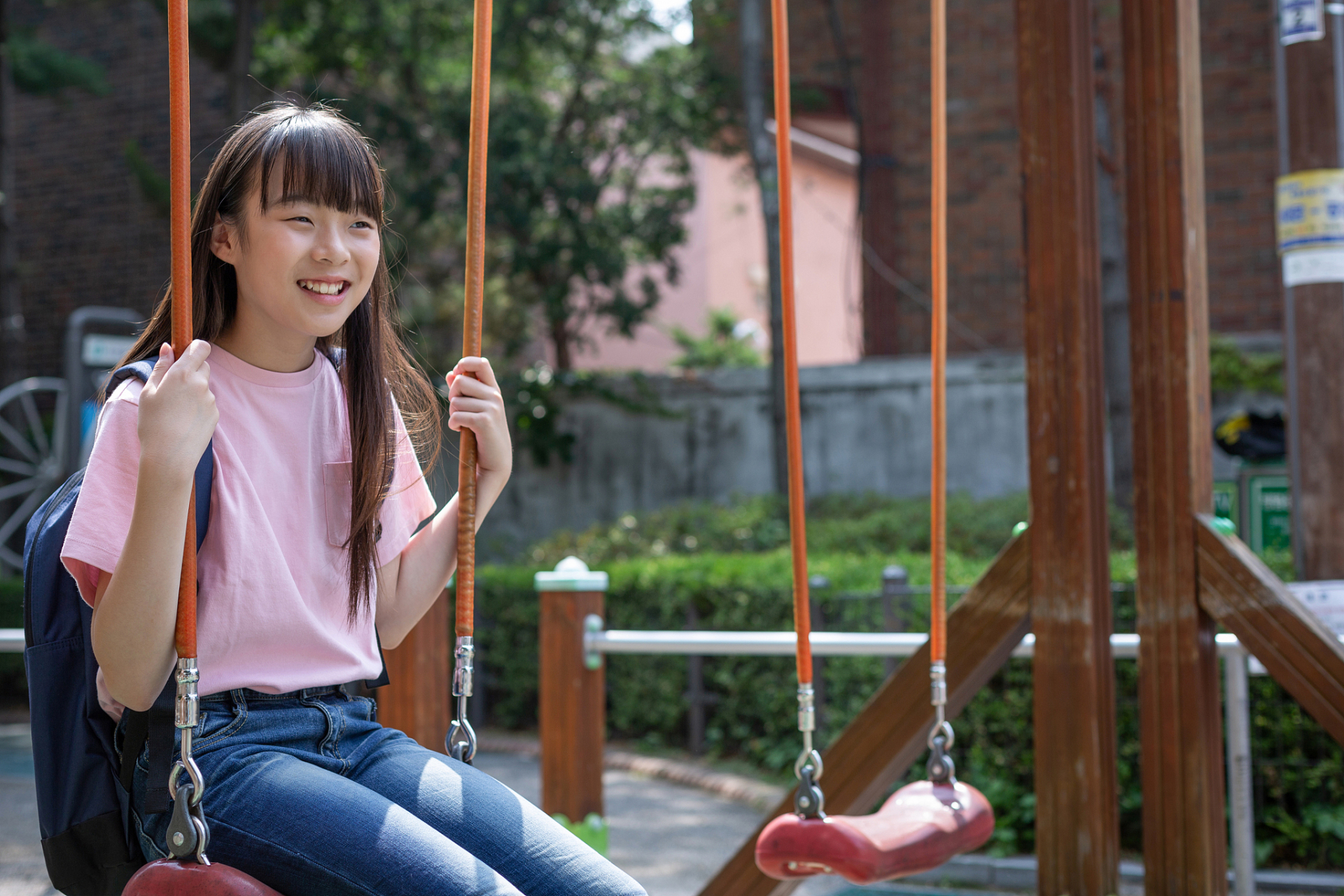 事发河南商丘,11月19日,年仅17岁的小女孩儿给她刚出生数月的小侄子买